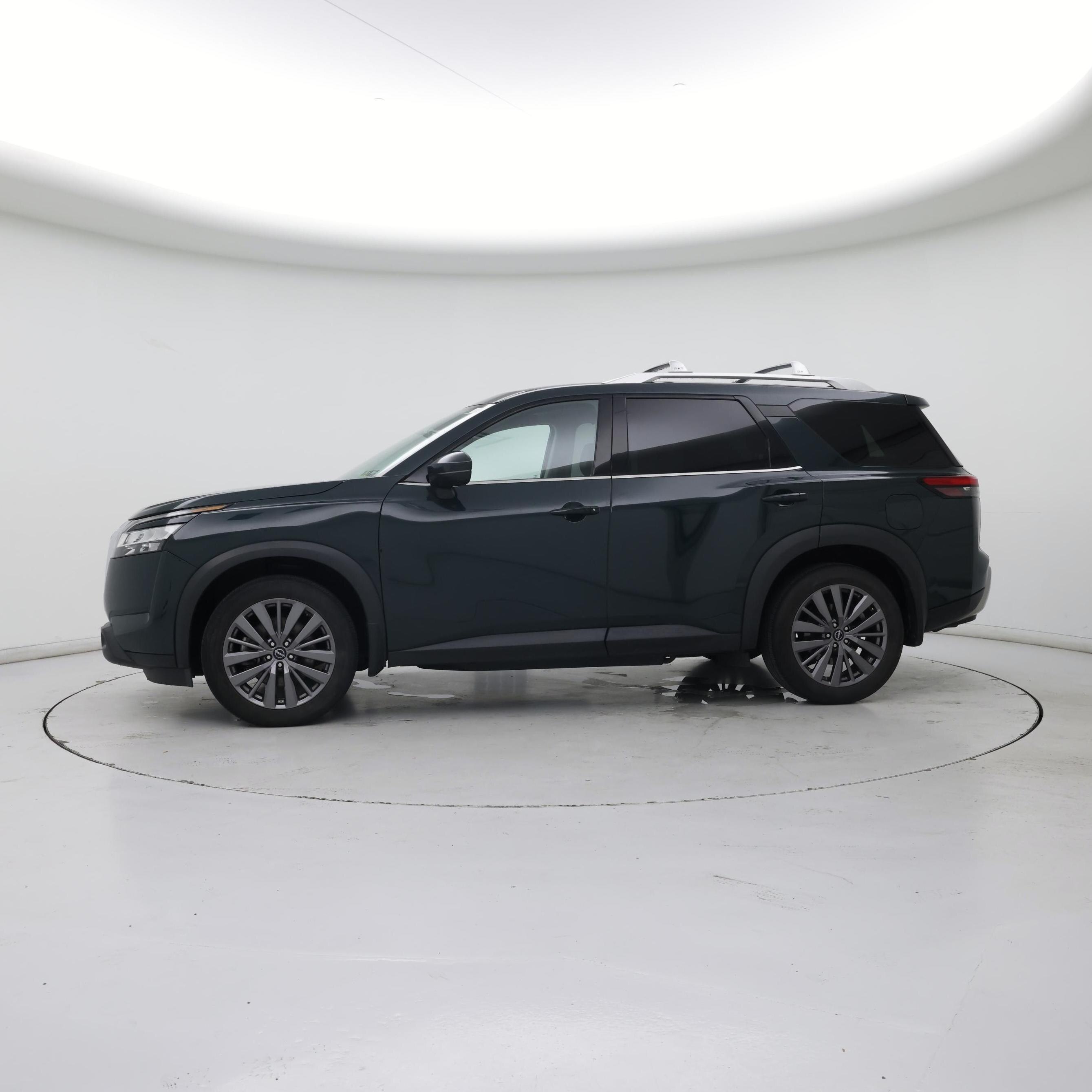 Thumbnail: 2023 Nissan Pathfinder - 3