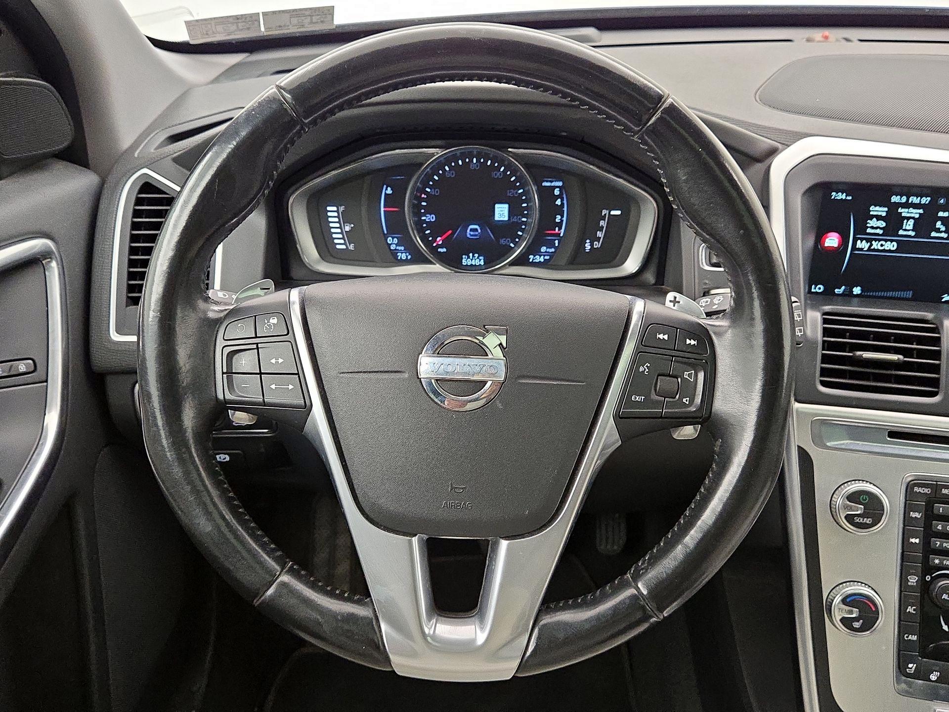 Thumbnail: 2015 Volvo XC60 - 10
