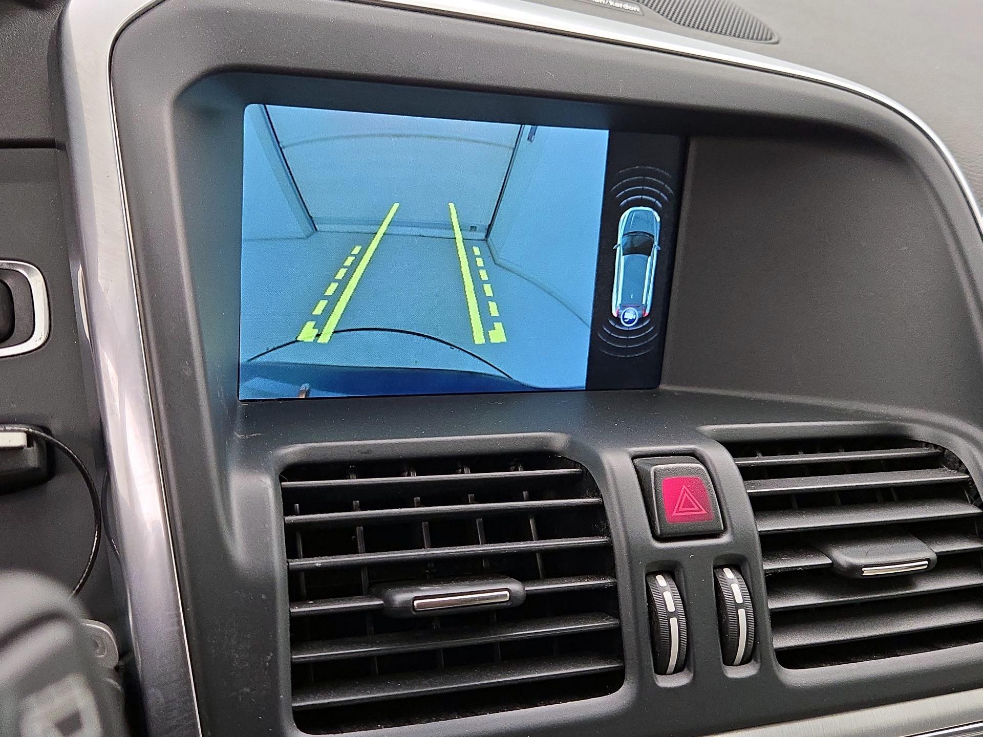 Thumbnail: 2015 Volvo XC60 - 14