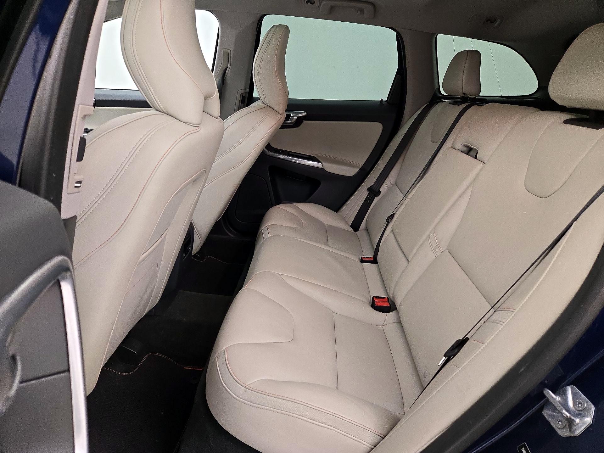 Thumbnail: 2015 Volvo XC60 - 19