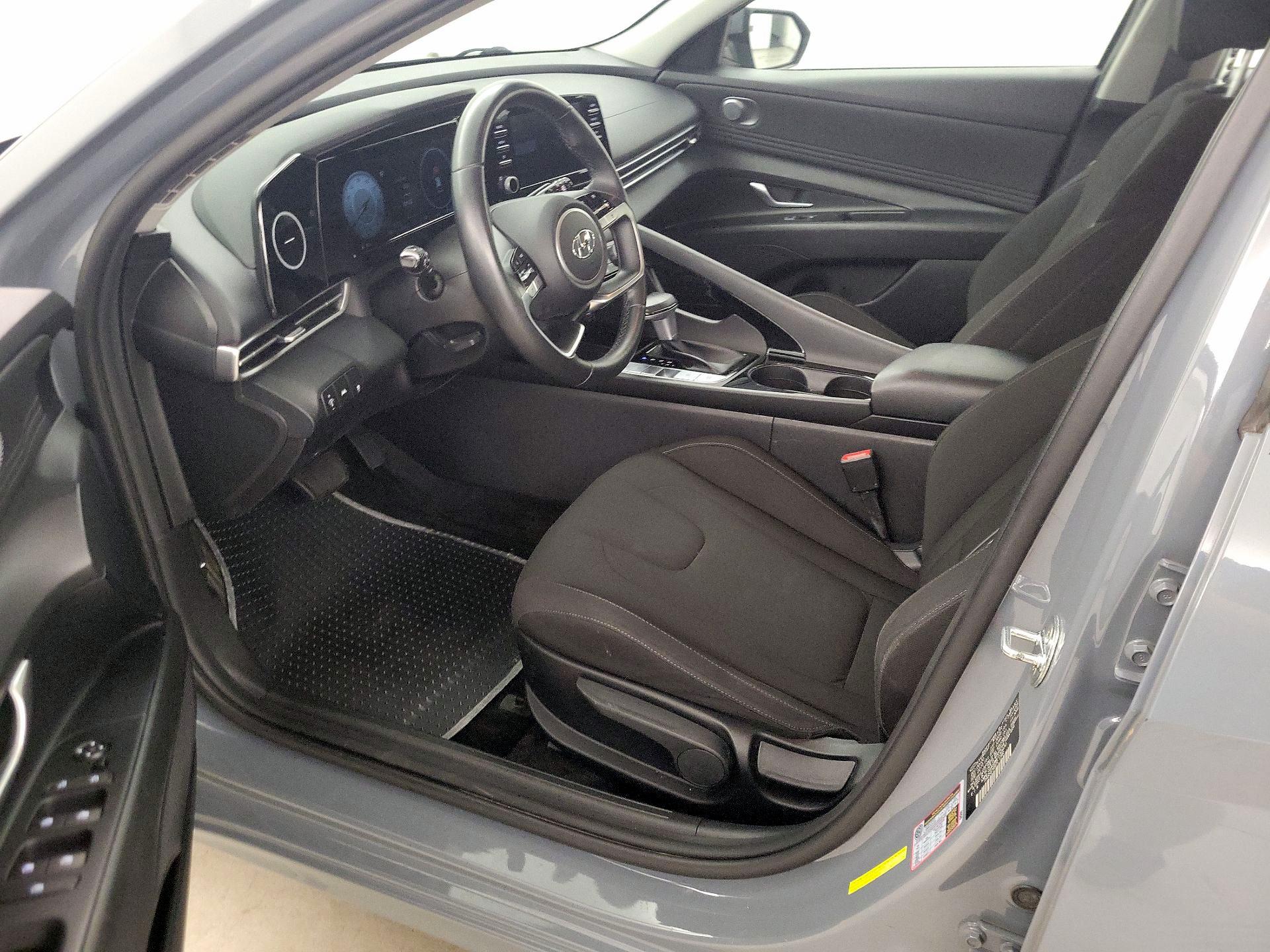 Thumbnail: 2021 Hyundai Elantra - 11