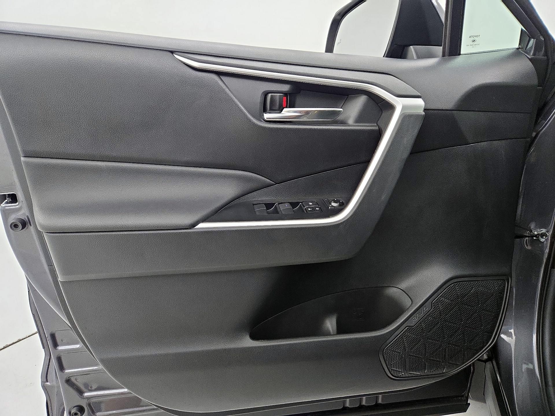 Thumbnail: 2021 Toyota RAV4 - 12