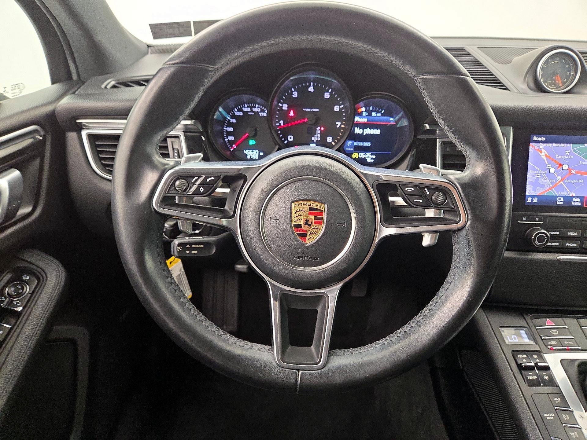 Thumbnail: 2018 Porsche Macan - 10