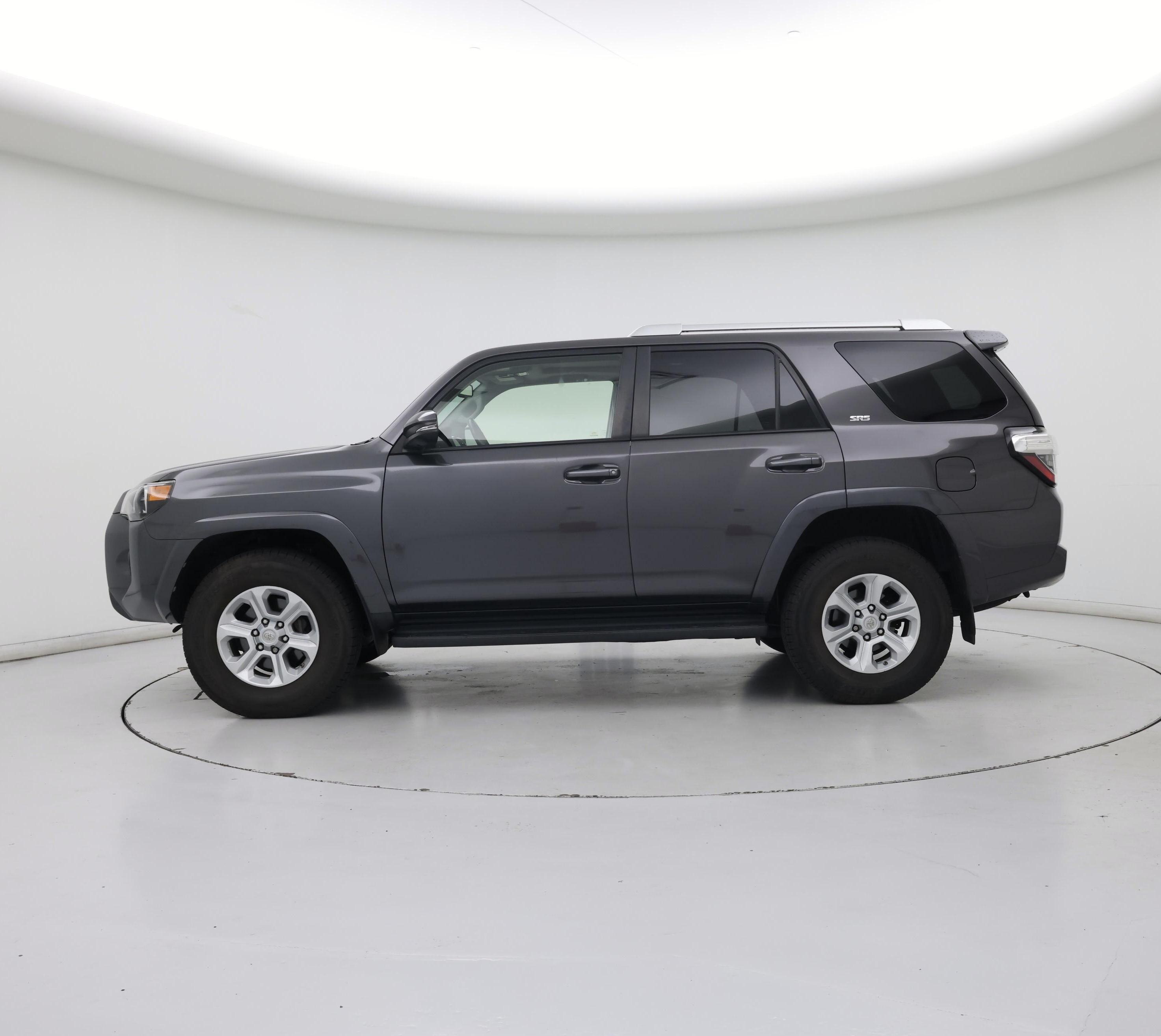 Thumbnail: 2017 Toyota 4Runner - 3