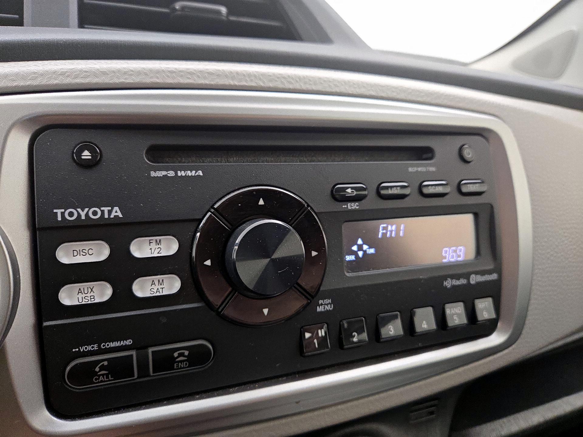 Thumbnail: 2014 Toyota Yaris - 14