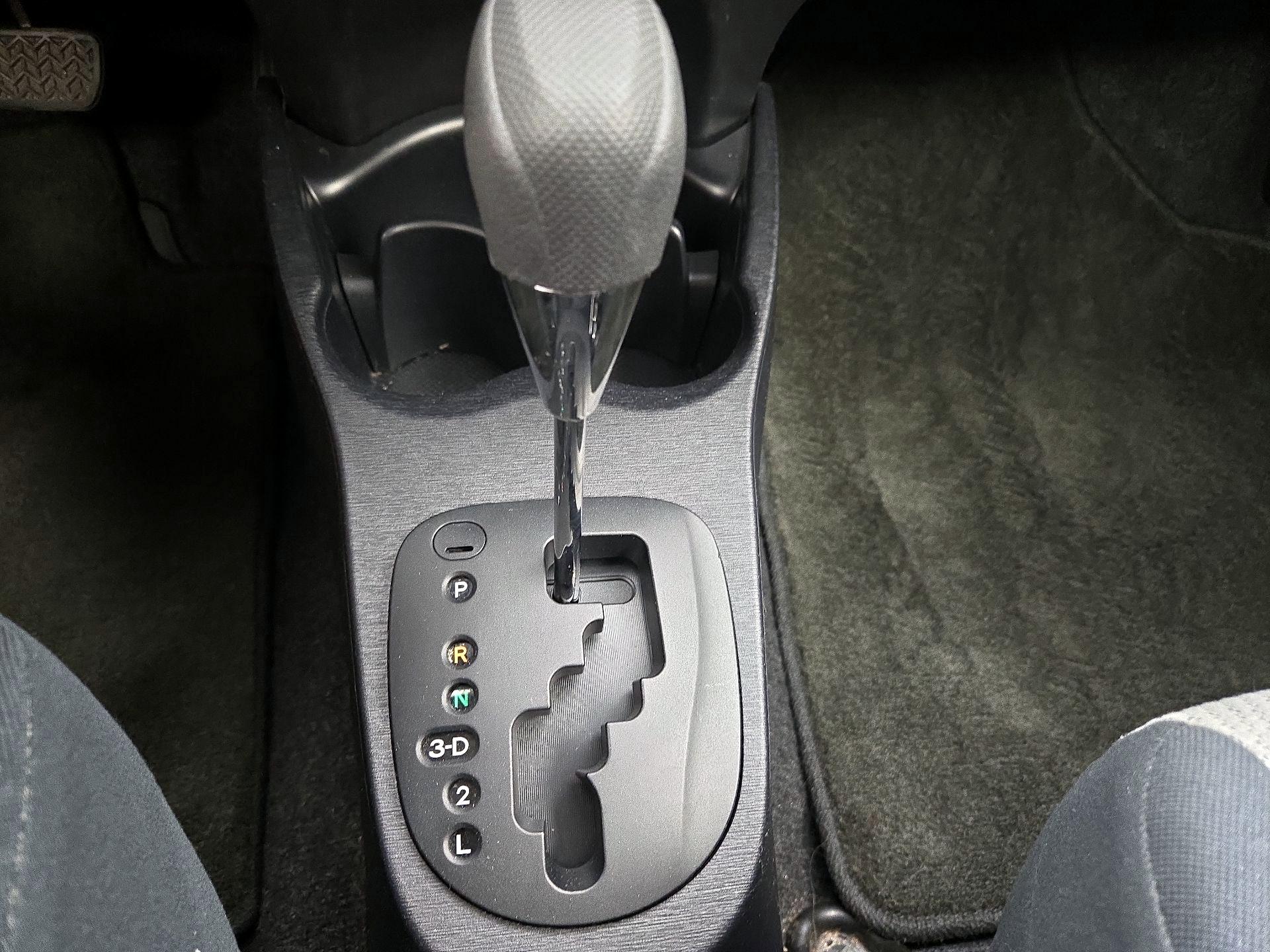 Thumbnail: 2014 Toyota Yaris - 16