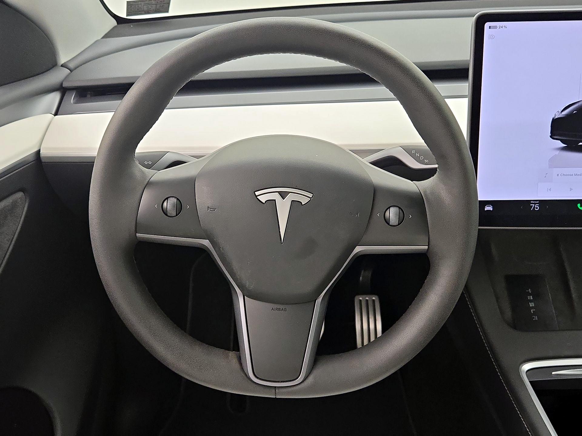 Thumbnail: 2023 Tesla Model Y - 10