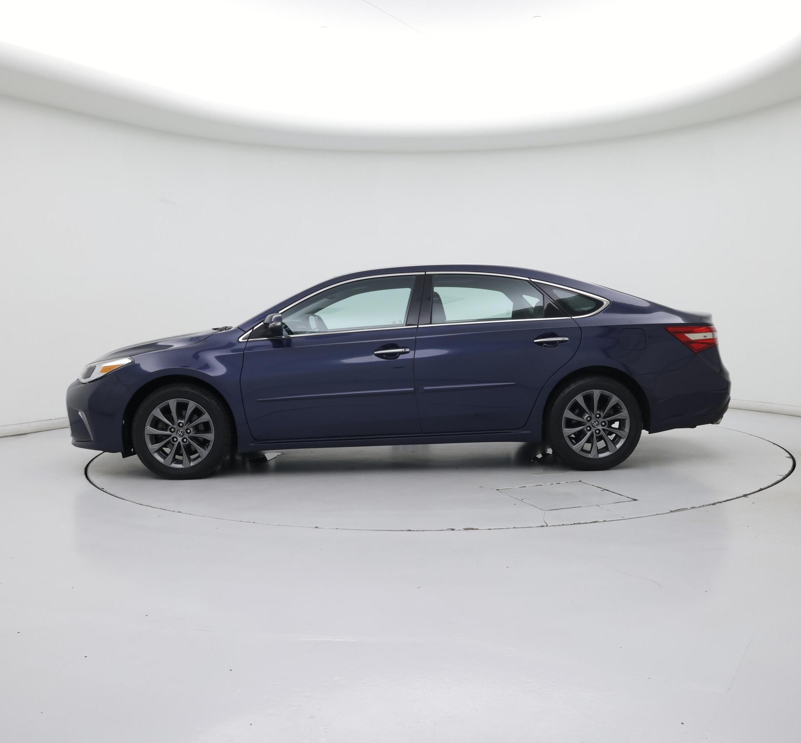 Thumbnail: 2017 Toyota Avalon - 3