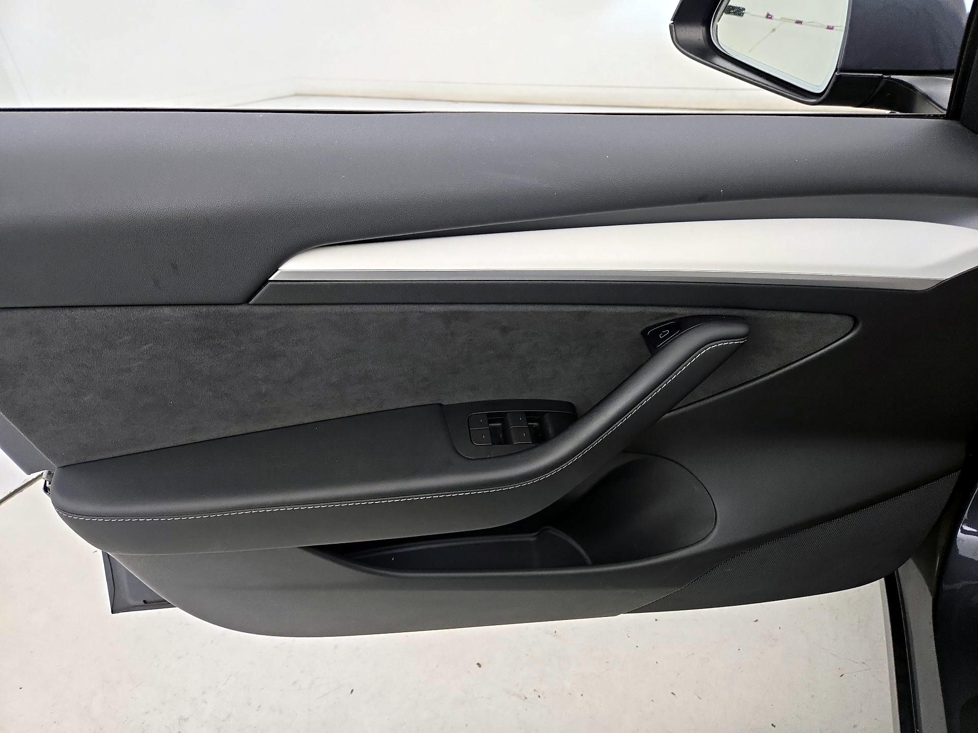 Thumbnail: 2022 Tesla Model 3 - 12