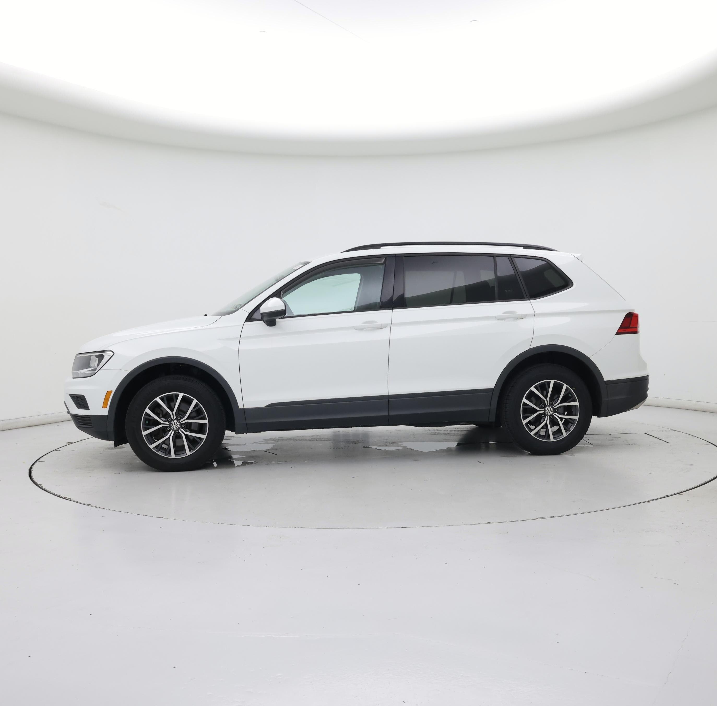 Thumbnail: 2021 Volkswagen Tiguan - 3
