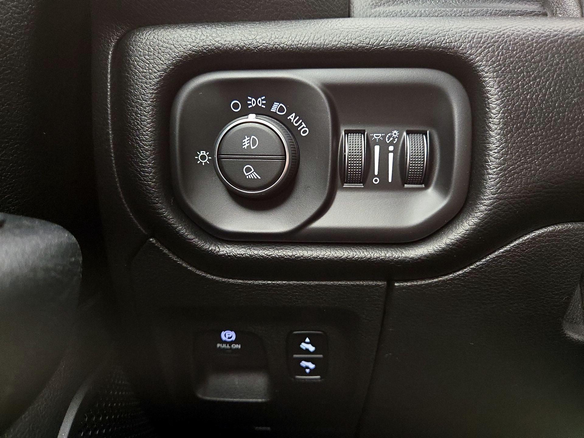 Thumbnail: 2019 RAM 1500 - 13