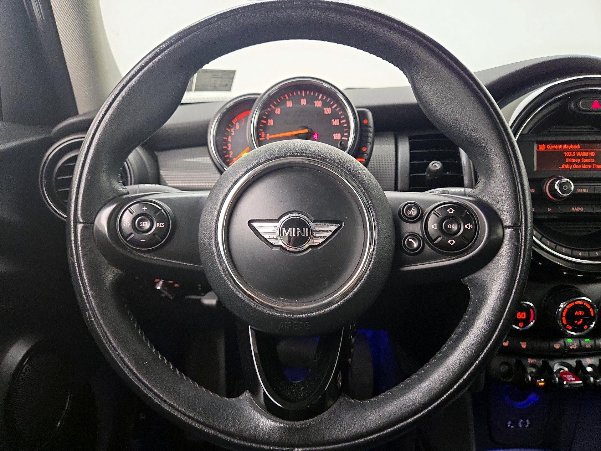 Thumbnail: 2015 MINI Cooper Hardtop - 10
