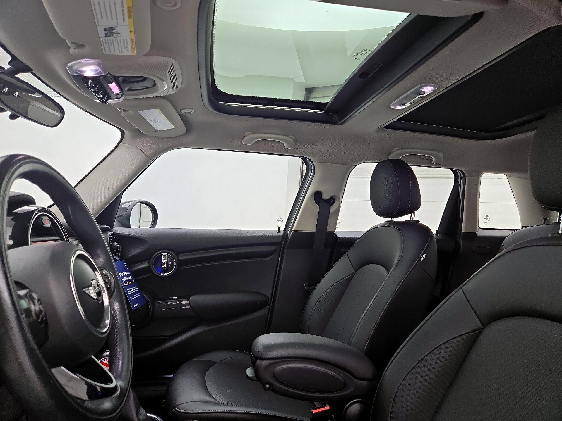 Thumbnail: 2015 MINI Cooper Hardtop - 18
