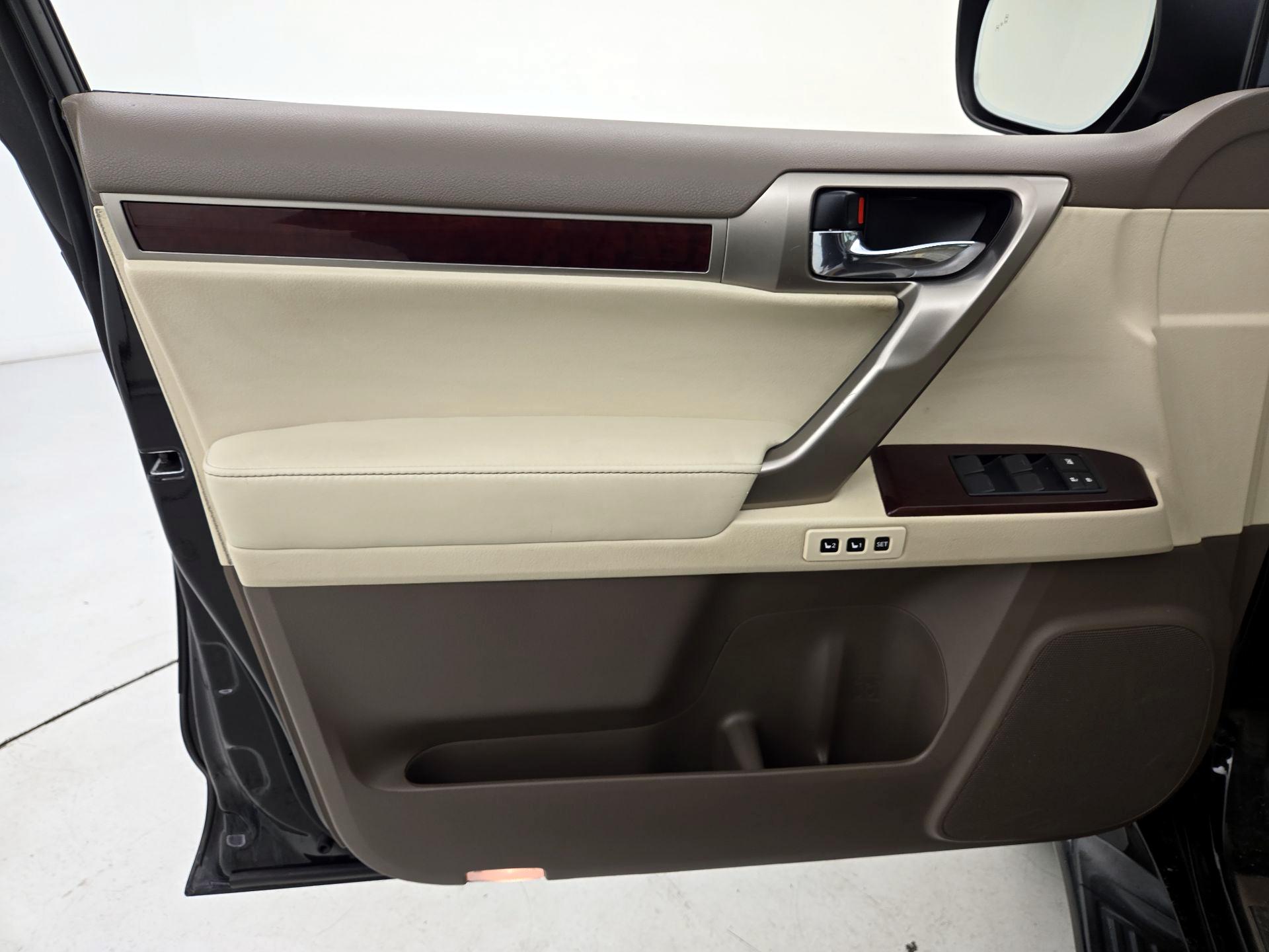Thumbnail: 2017 Lexus GX - 12