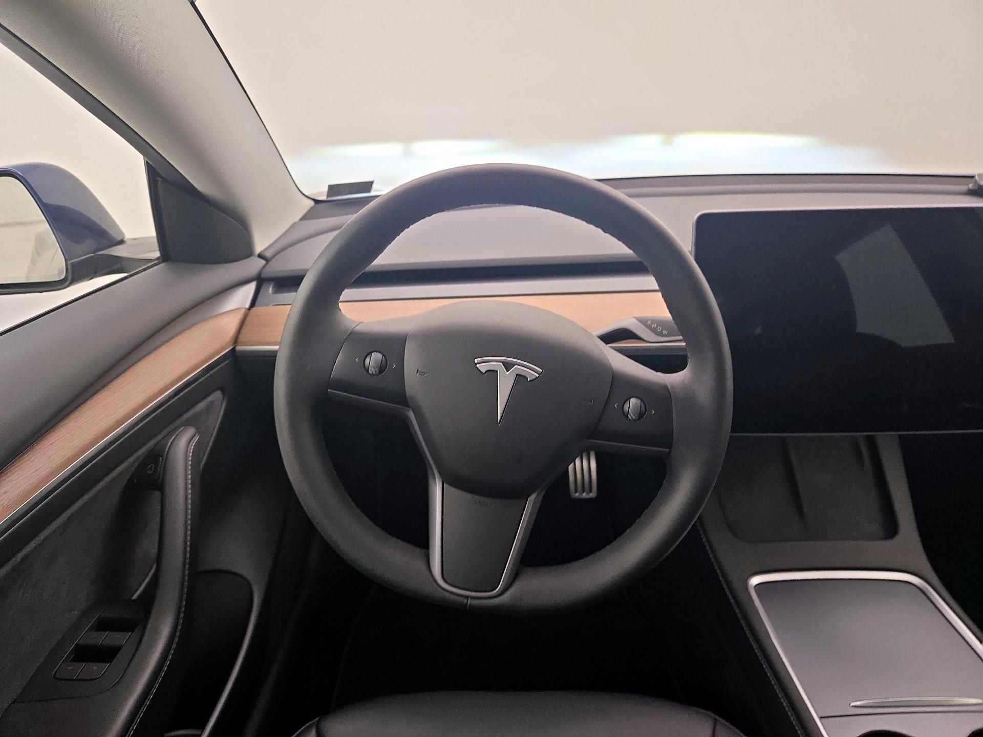 Thumbnail: 2023 Tesla Model 3 - 10
