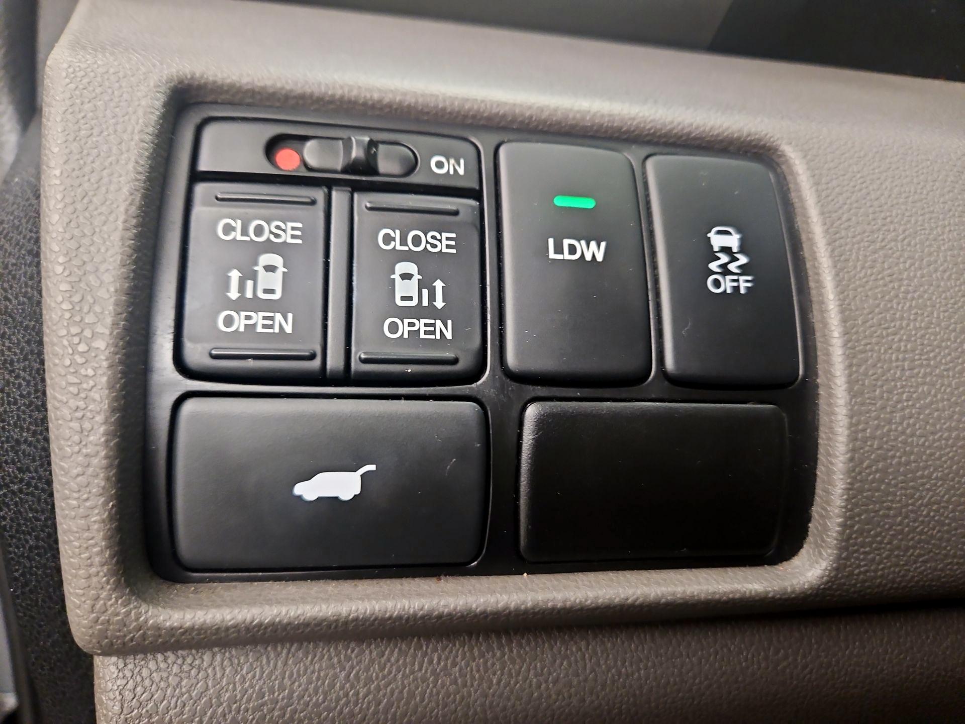 Thumbnail: 2016 Honda Odyssey - 13