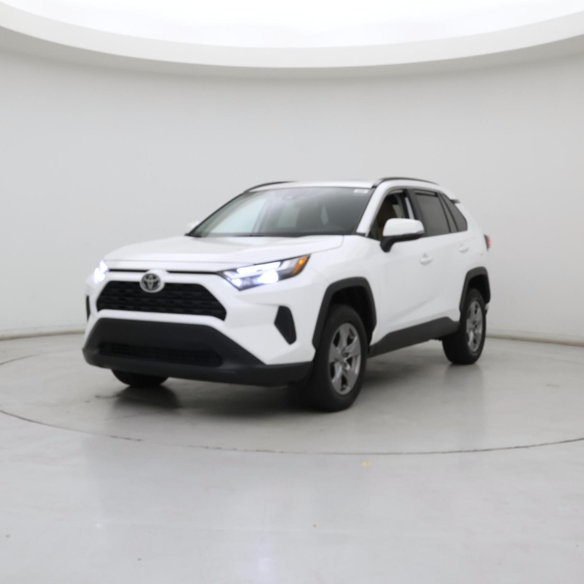 Thumbnail: 2022 Toyota RAV4 - 4