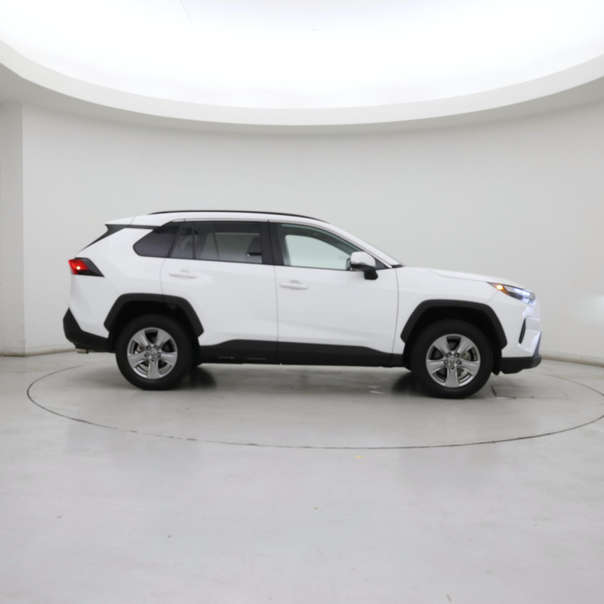Thumbnail: 2022 Toyota RAV4 - 7