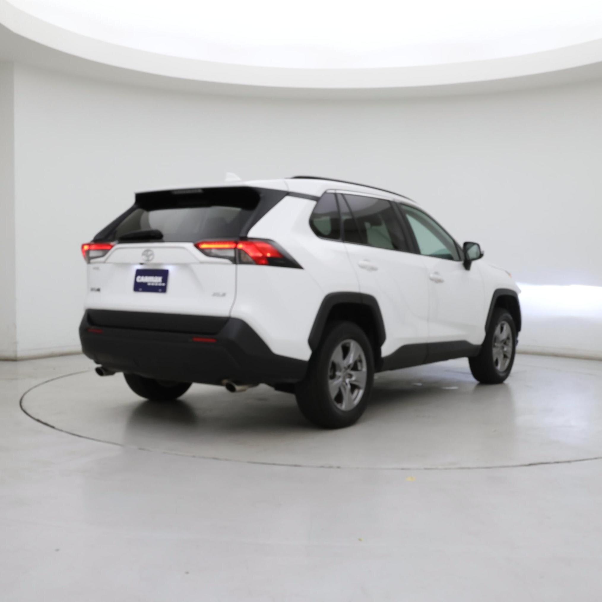 Thumbnail: 2022 Toyota RAV4 - 8