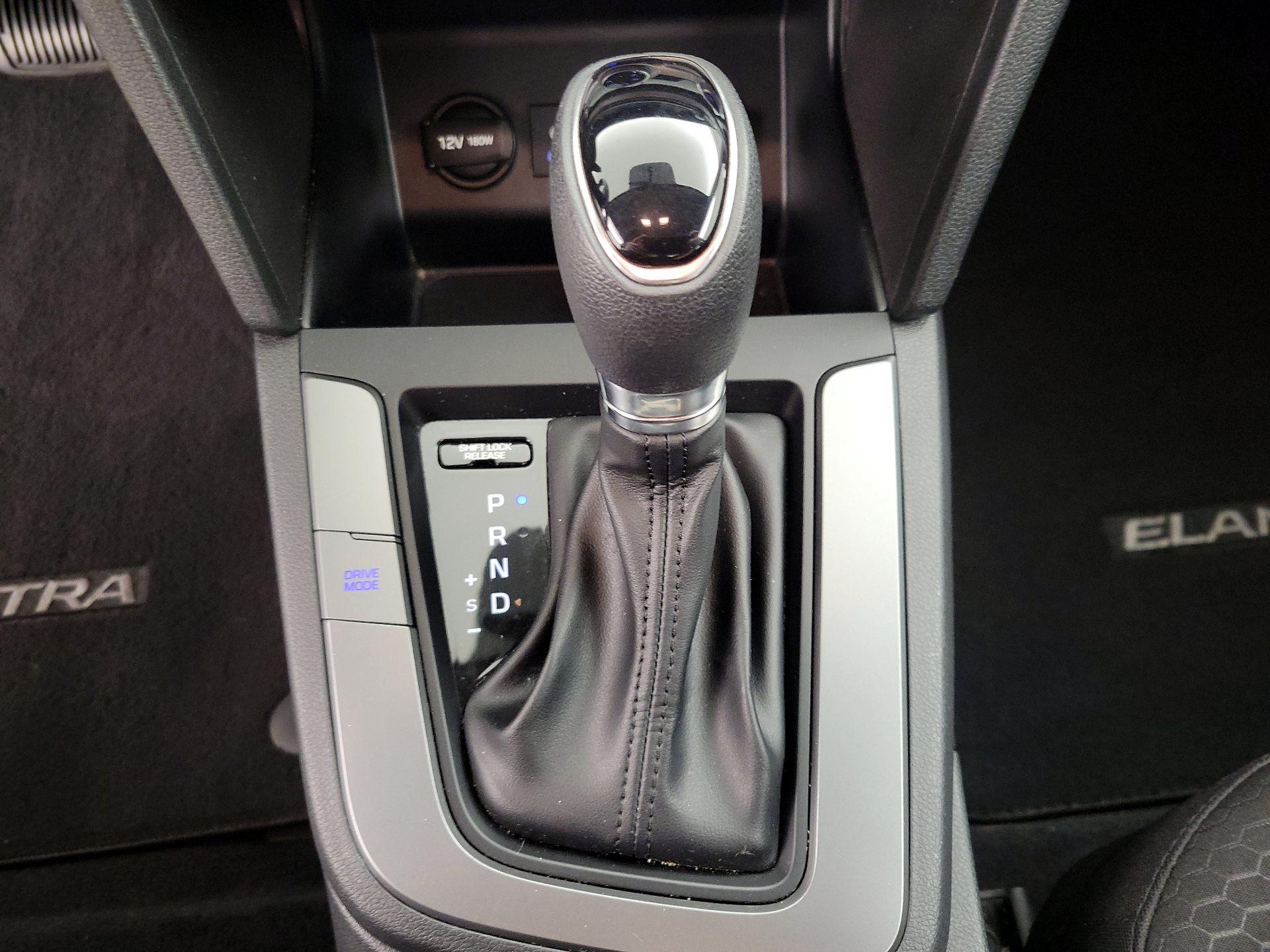 Thumbnail: 2019 Hyundai Elantra - 17