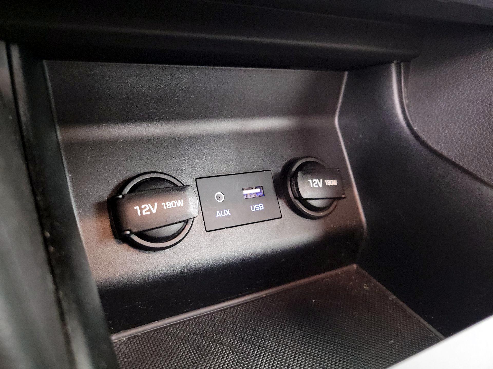 Thumbnail: 2019 Hyundai Elantra - 18