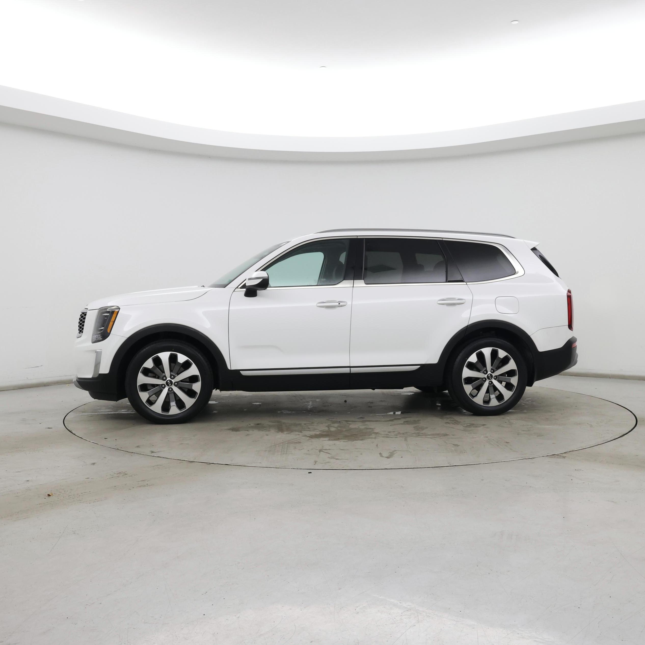Thumbnail: 2020 Kia Telluride - 3