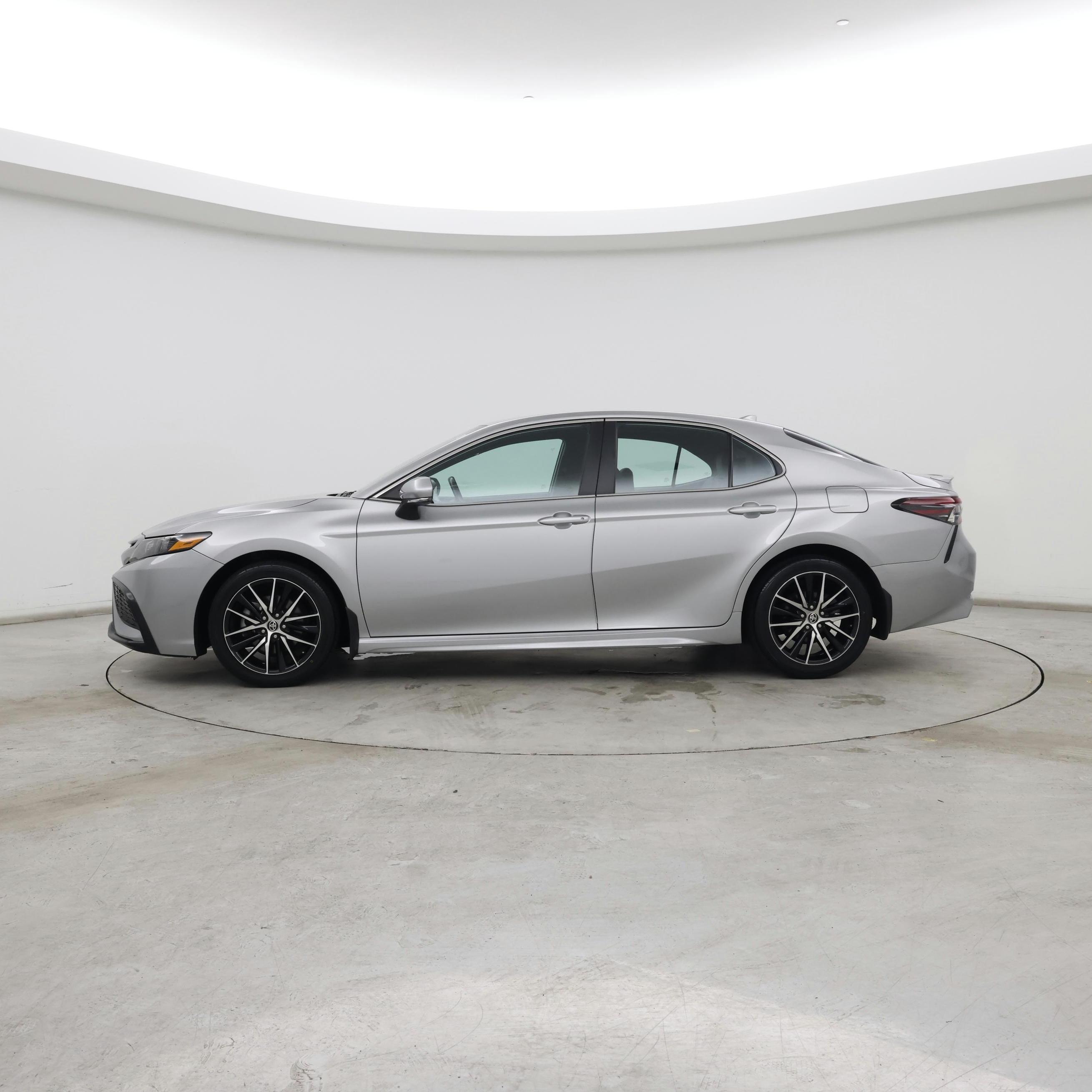 Thumbnail: 2022 Toyota Camry - 3