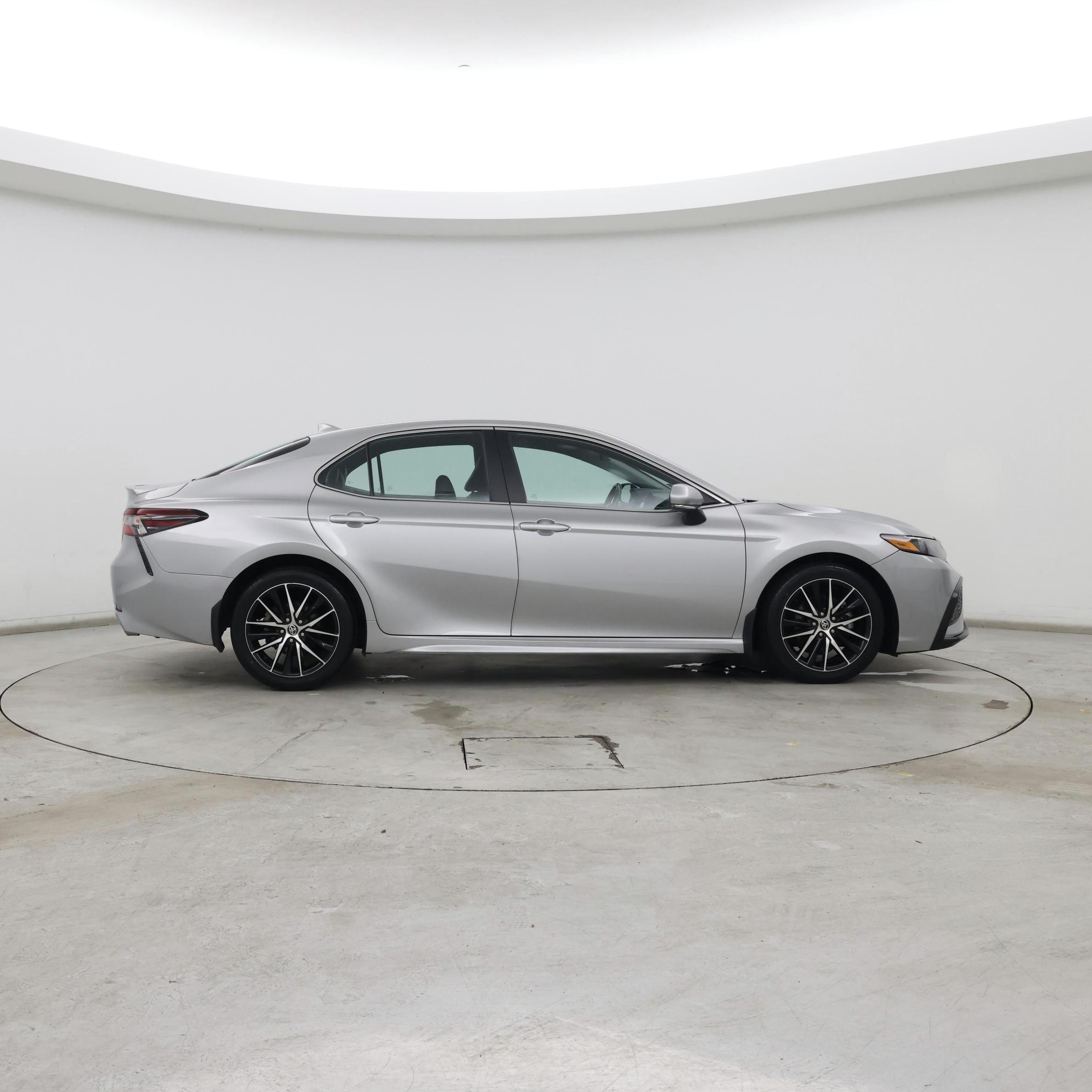 Thumbnail: 2022 Toyota Camry - 7