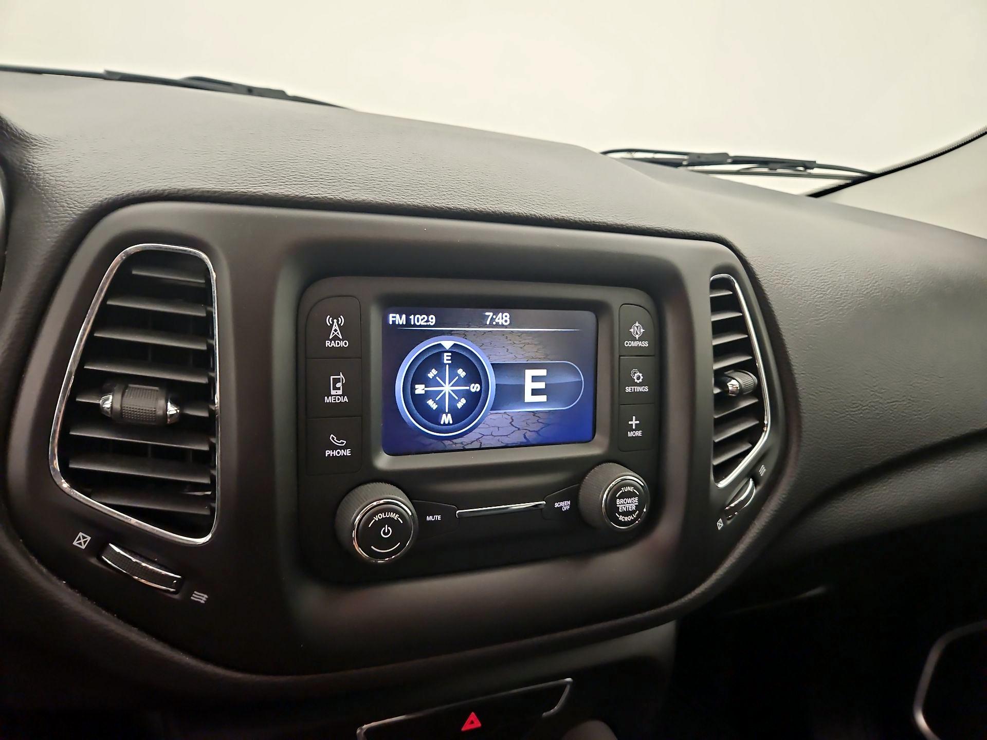 Thumbnail: 2018 Jeep Compass - 14