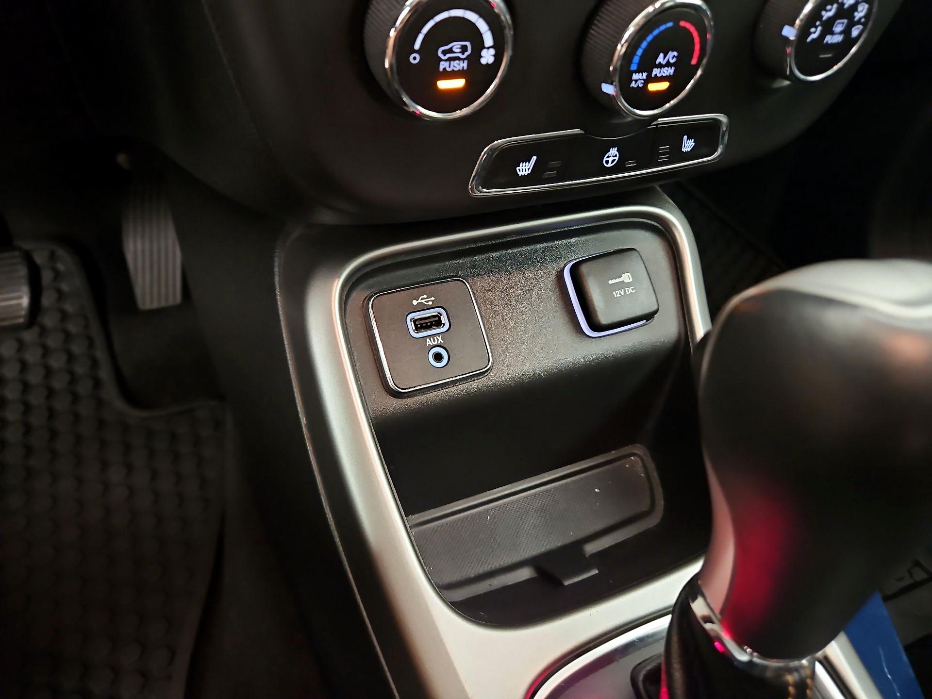 Thumbnail: 2018 Jeep Compass - 19