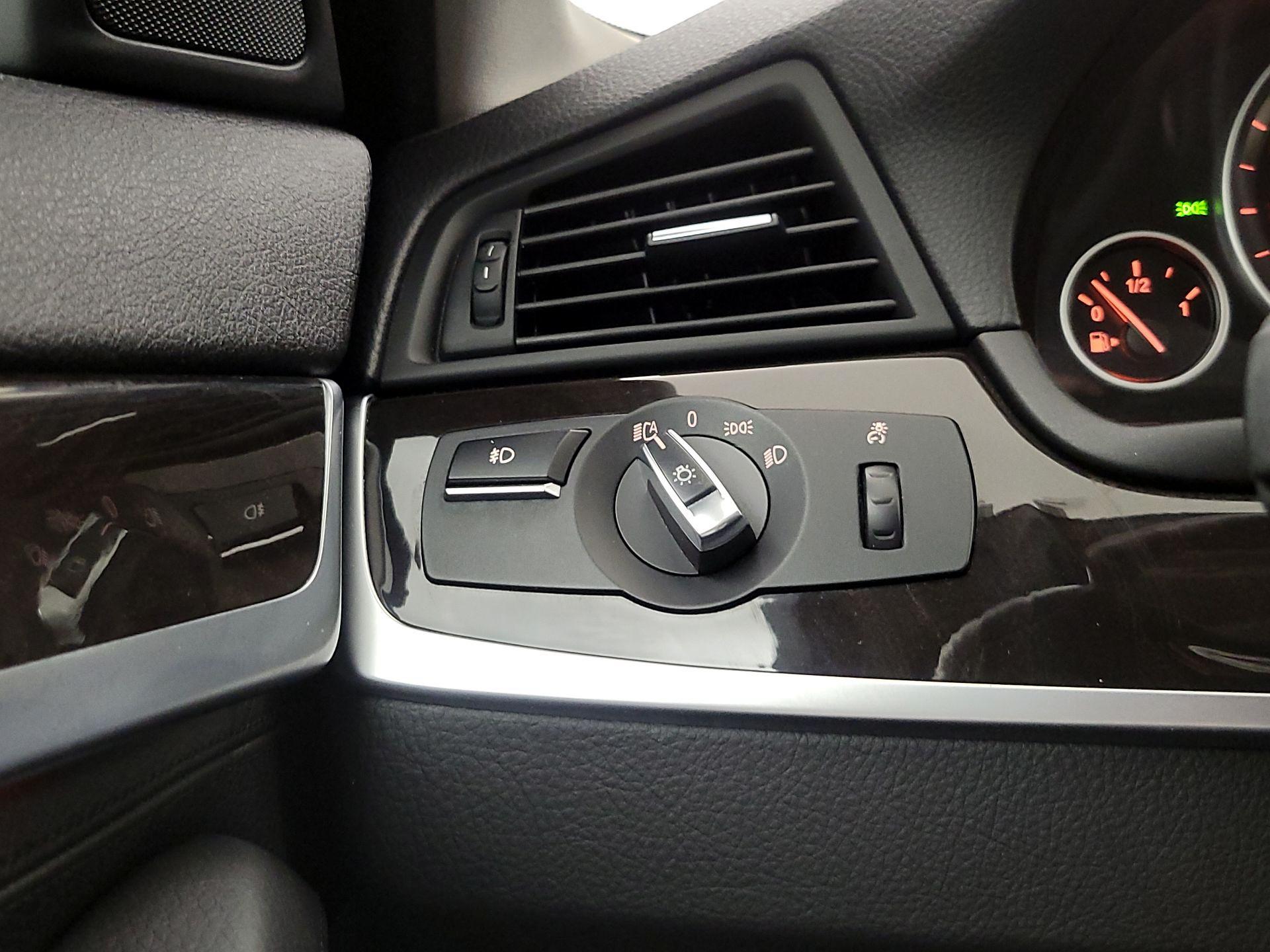 Thumbnail: 2015 BMW 5 Series - 13