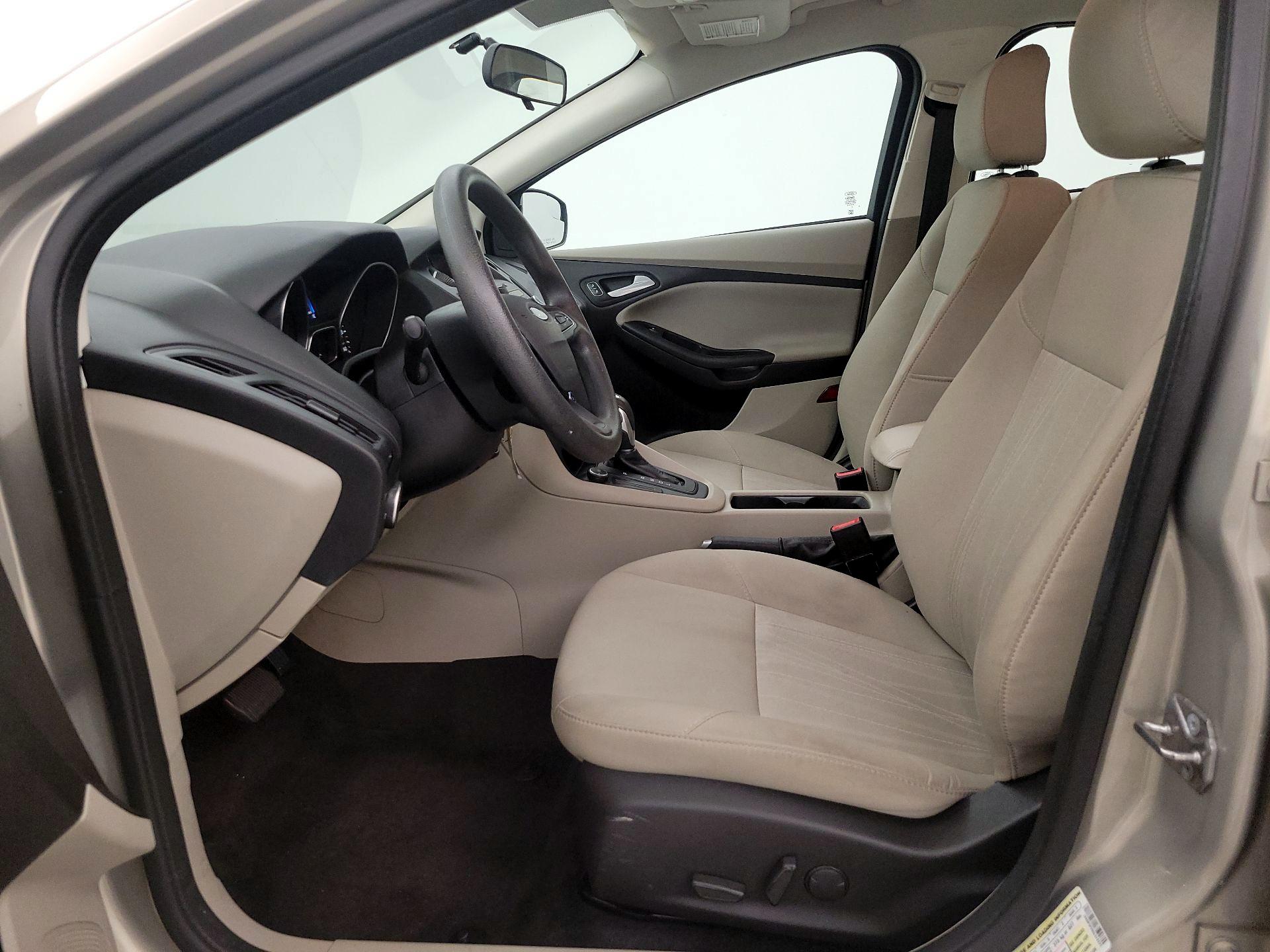 Thumbnail: 2016 Ford Focus - 11