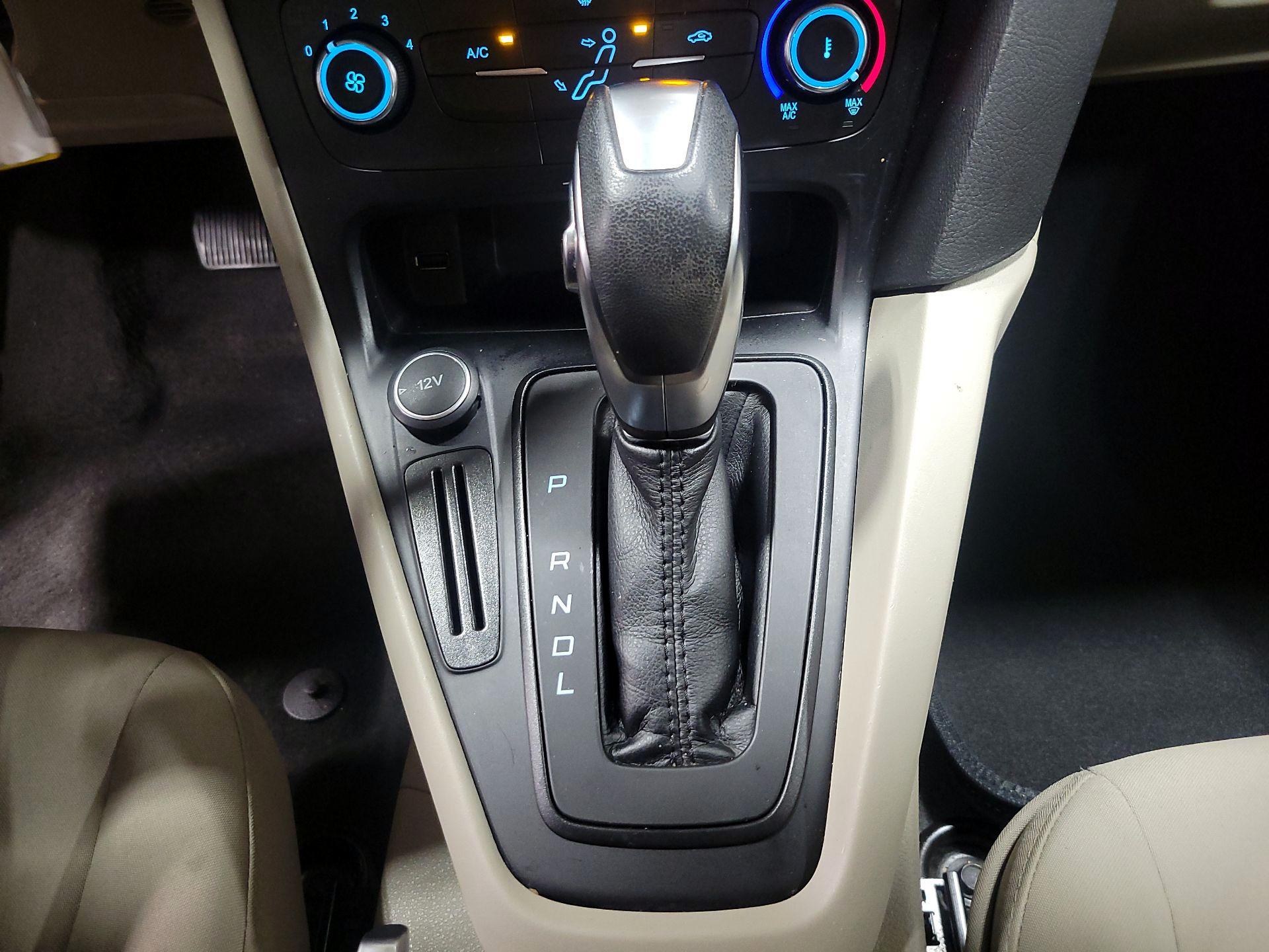 Thumbnail: 2016 Ford Focus - 17