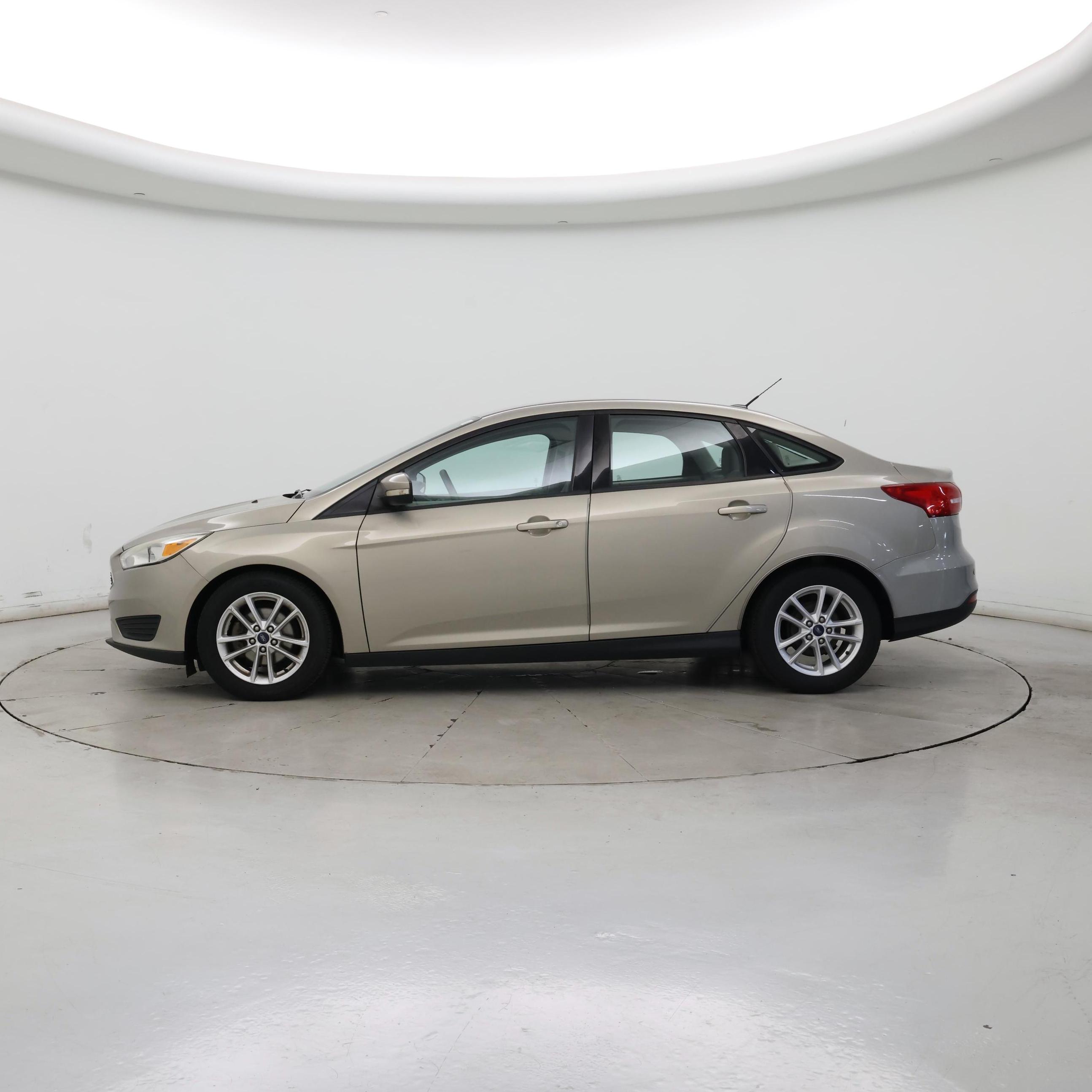 Thumbnail: 2016 Ford Focus - 3