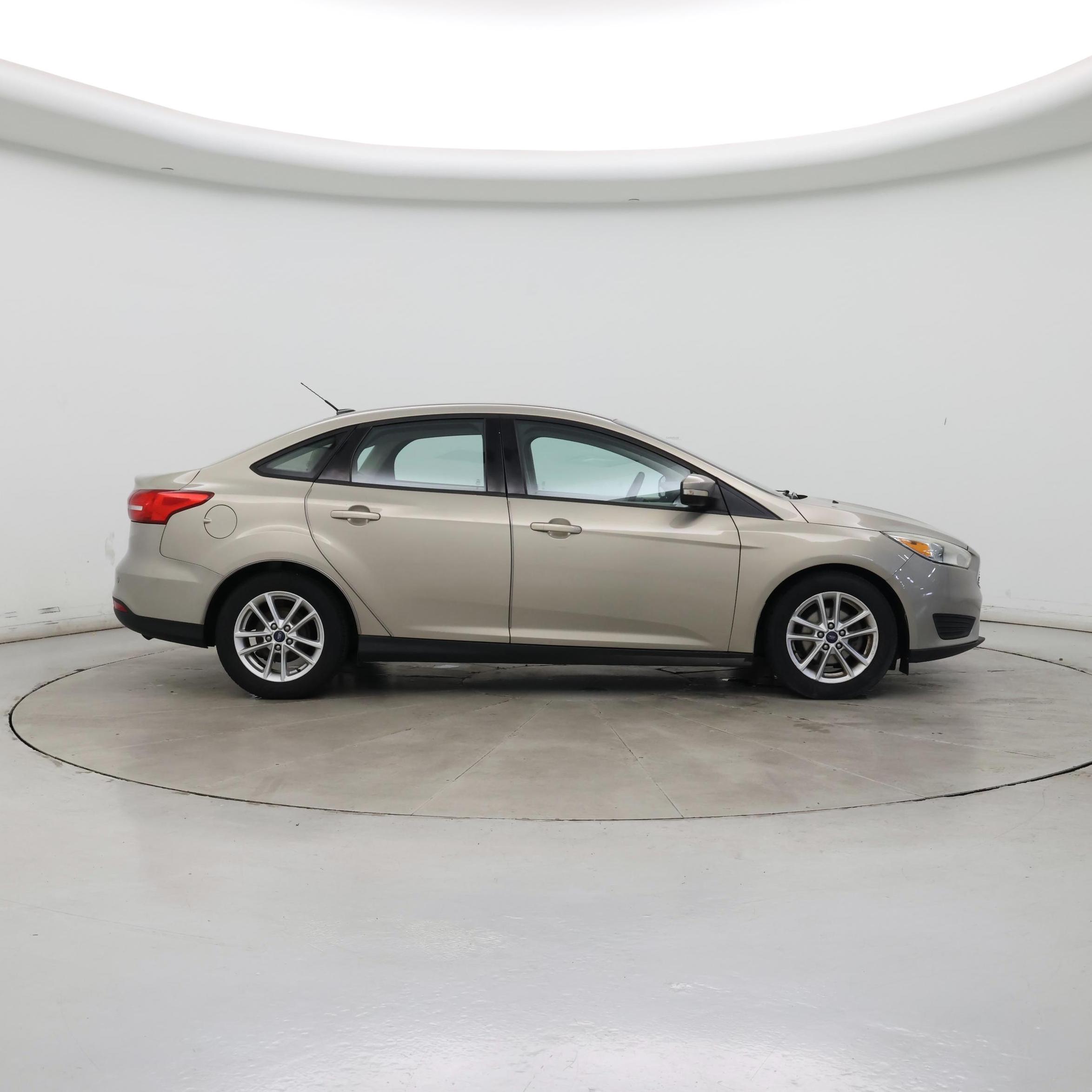Thumbnail: 2016 Ford Focus - 7