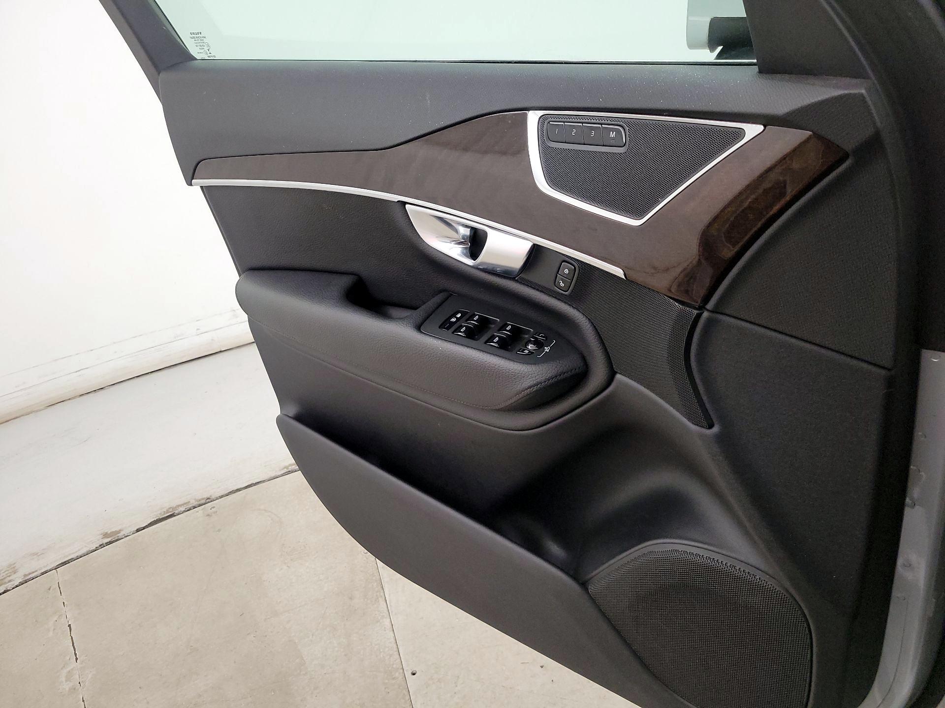Thumbnail: 2017 Volvo XC90 - 12