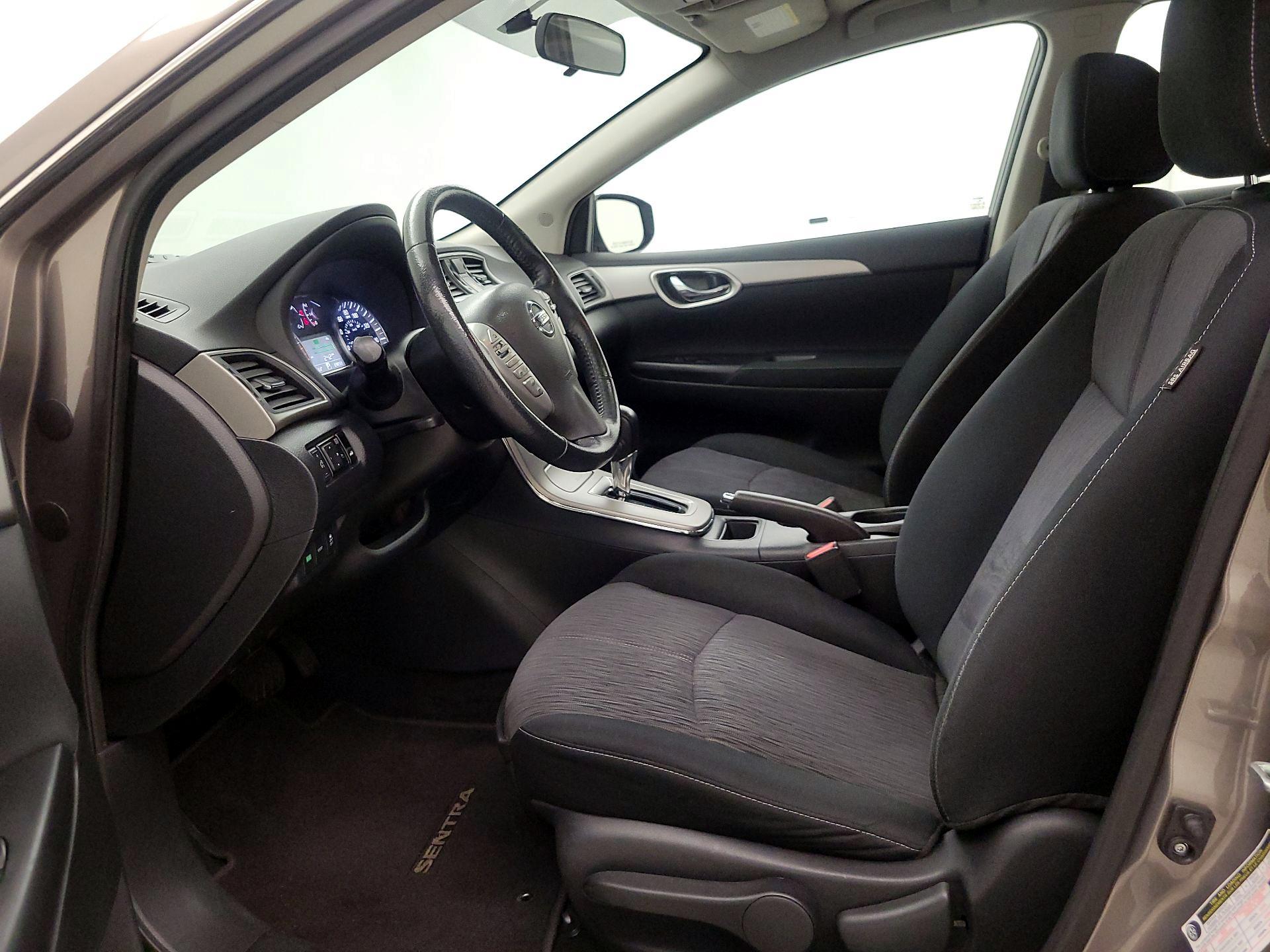 Thumbnail: 2015 Nissan Sentra - 11