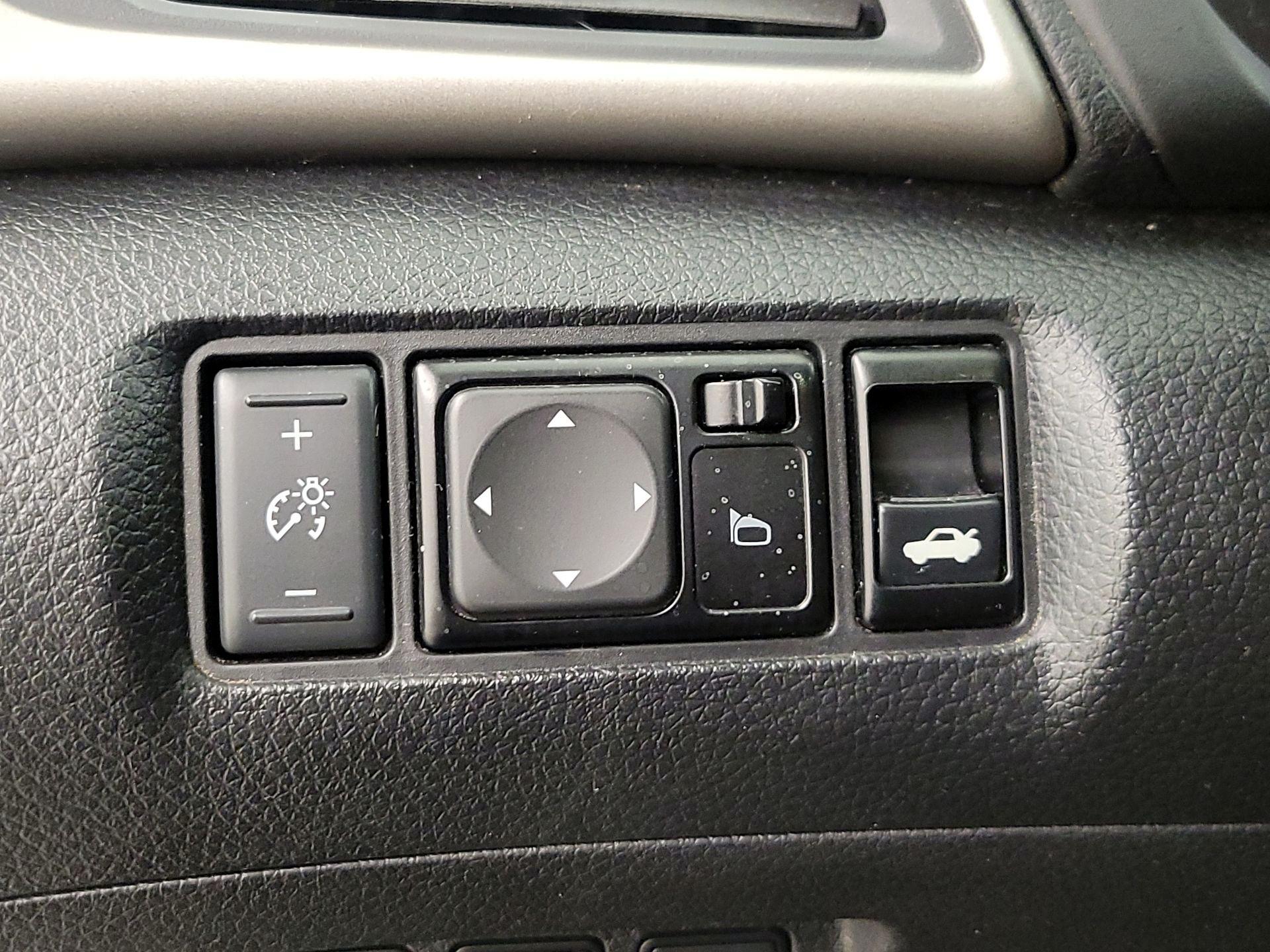 Thumbnail: 2015 Nissan Sentra - 13