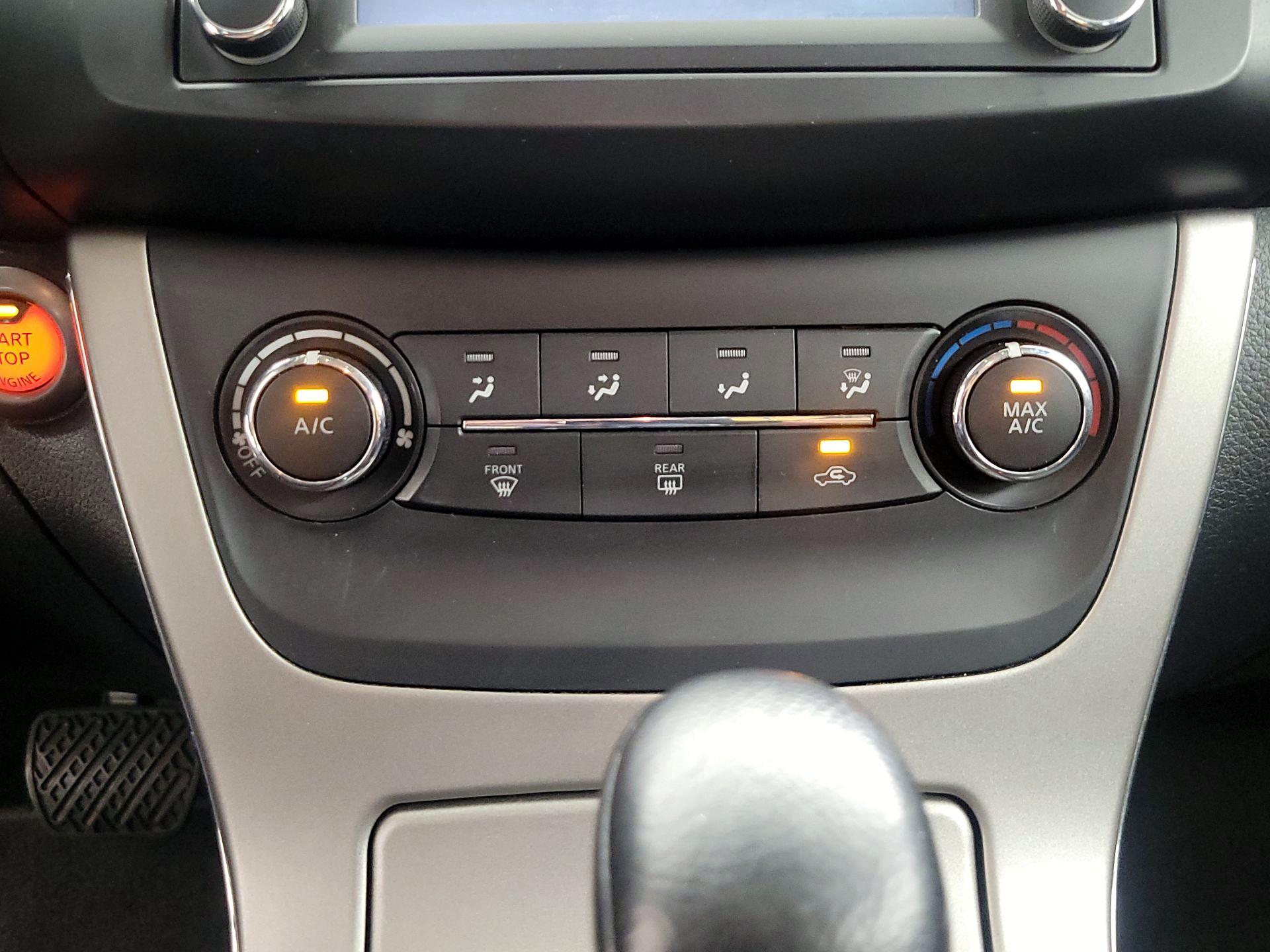 Thumbnail: 2015 Nissan Sentra - 17