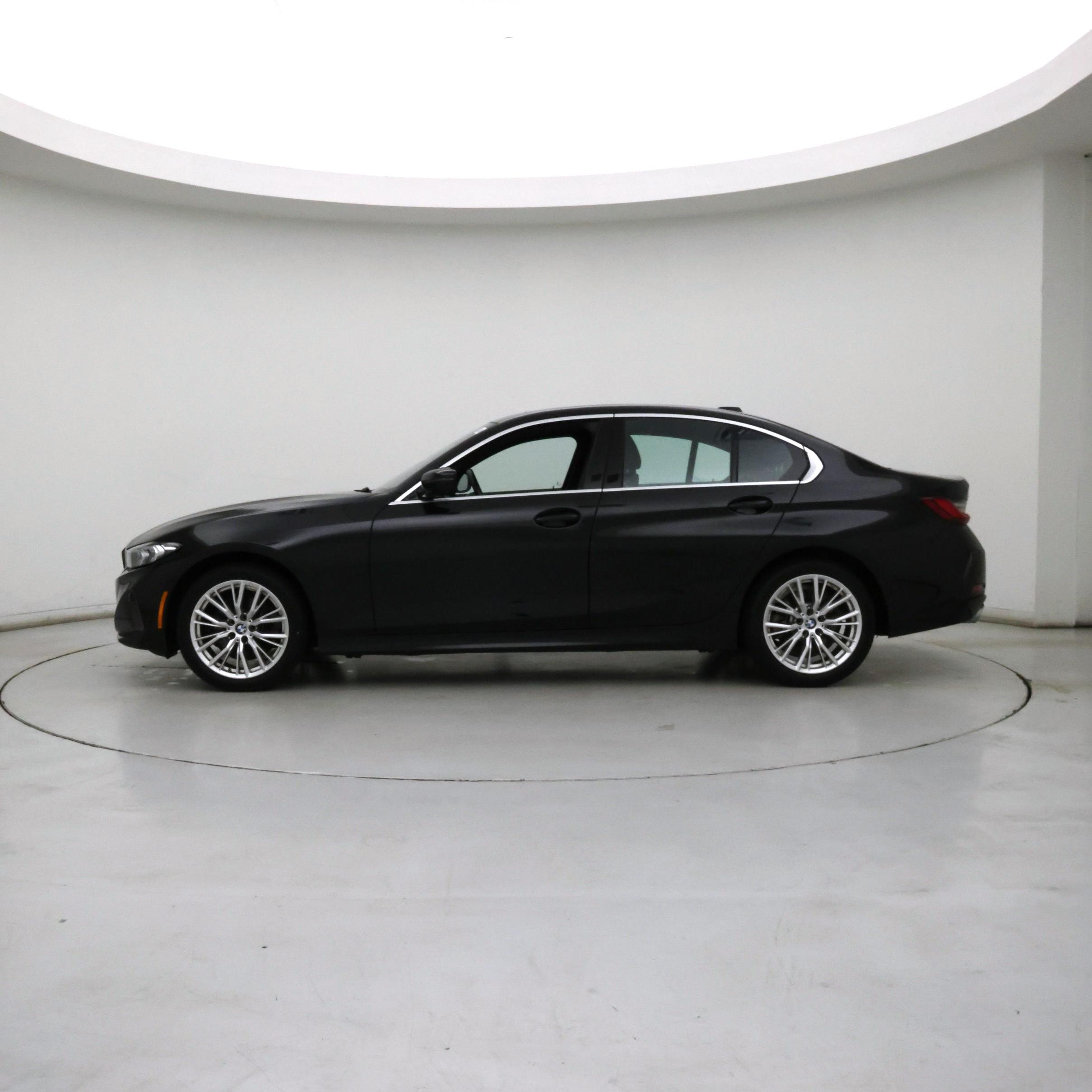 Thumbnail: 2024 BMW 3 Series - 3