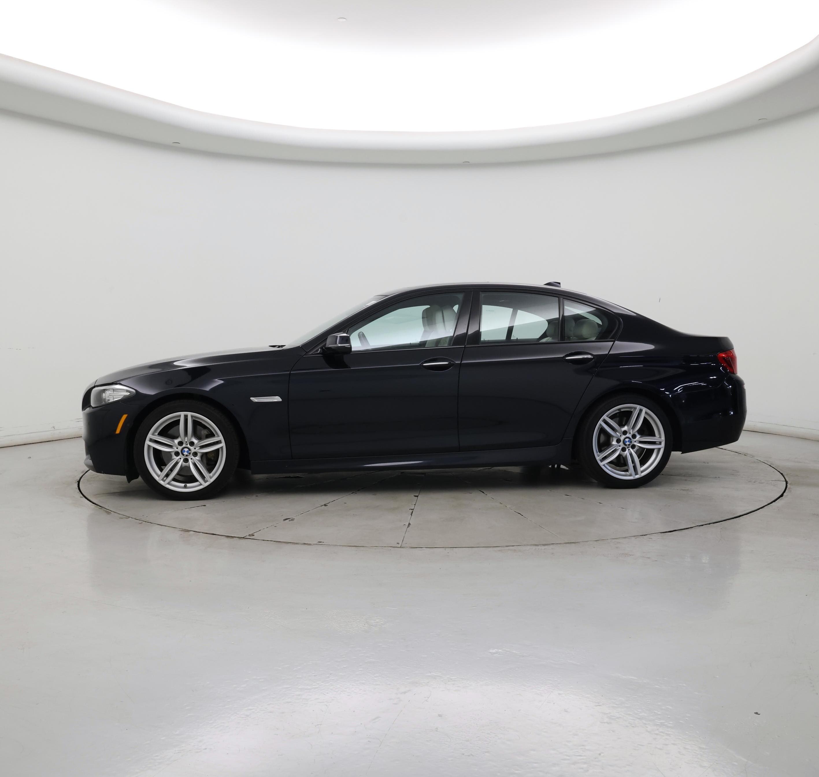 Thumbnail: 2016 BMW 5 Series - 3