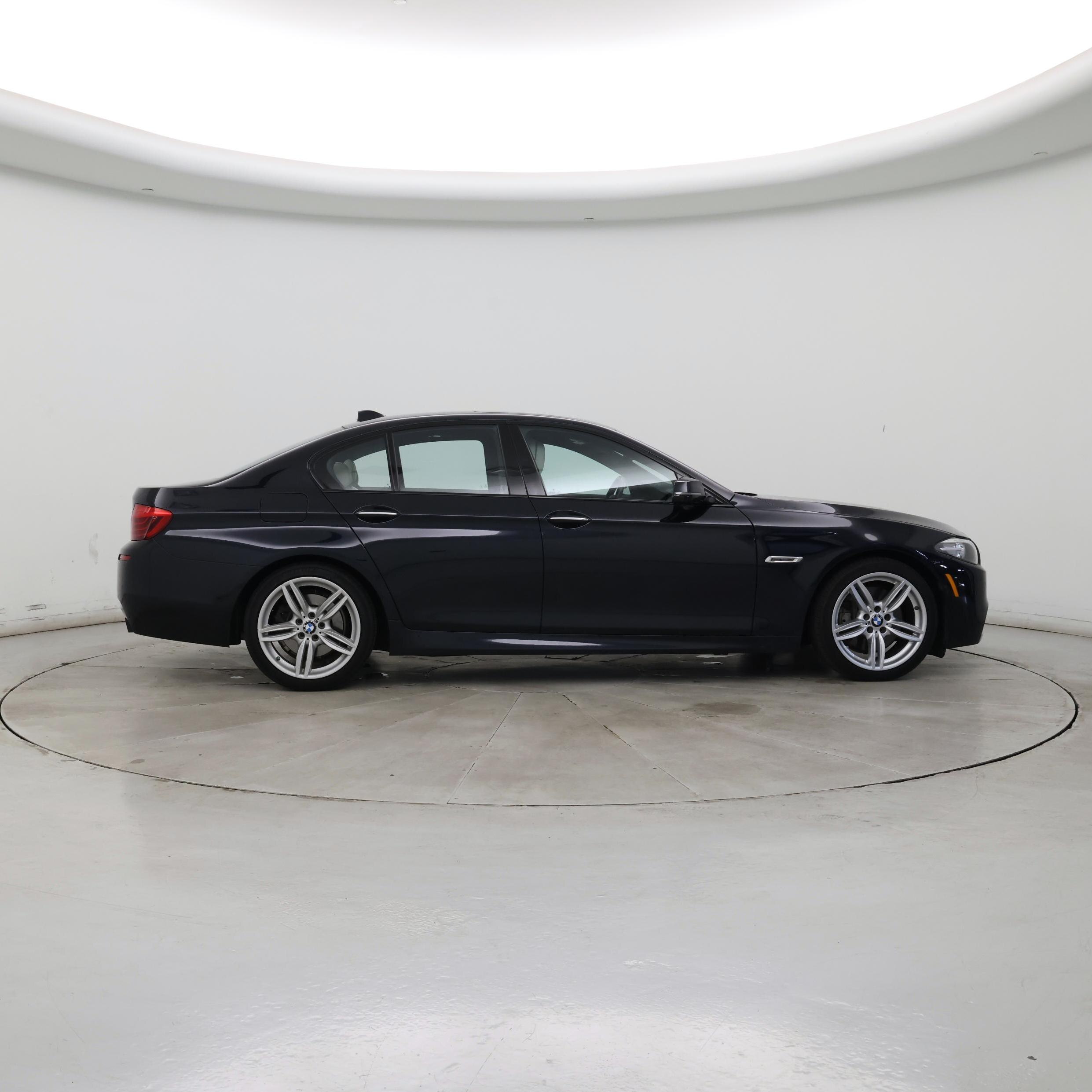 Thumbnail: 2016 BMW 5 Series - 7