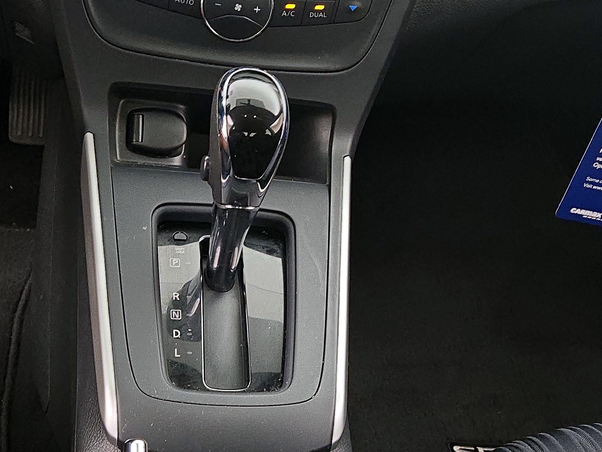 Thumbnail: 2019 Nissan Sentra - 16