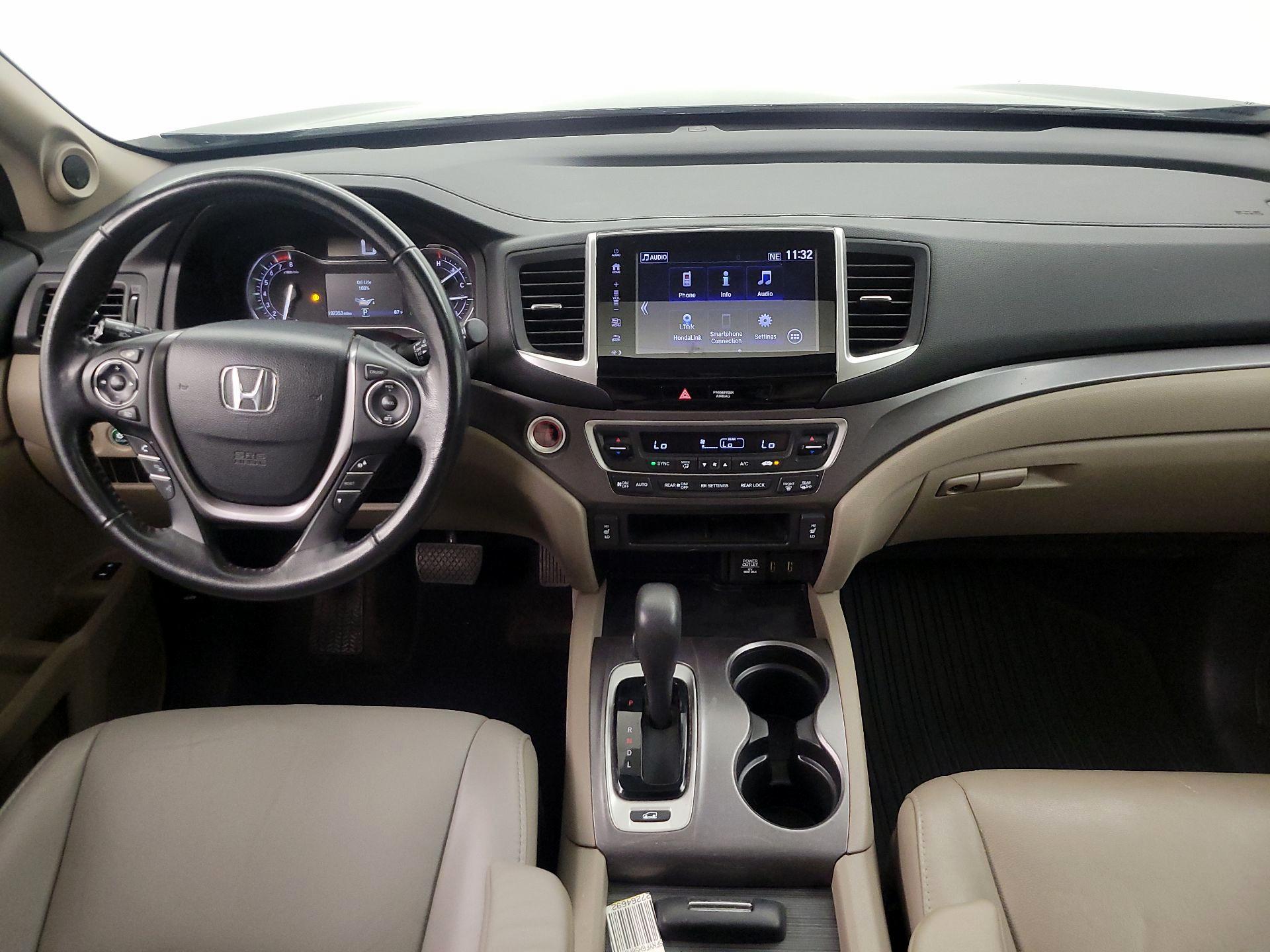 Thumbnail: 2017 Honda Pilot - 9