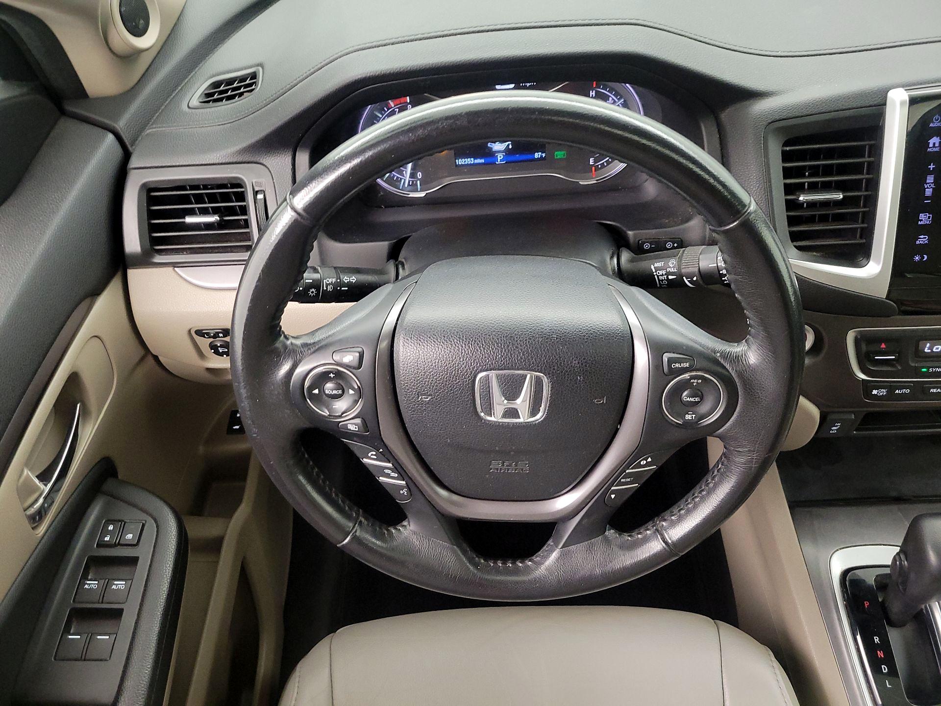 Thumbnail: 2017 Honda Pilot - 10