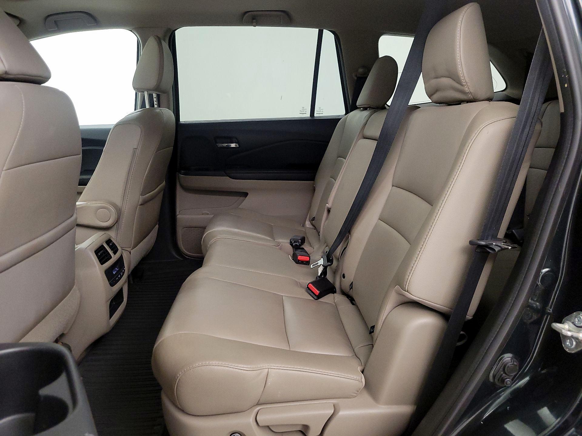 Thumbnail: 2017 Honda Pilot - 20