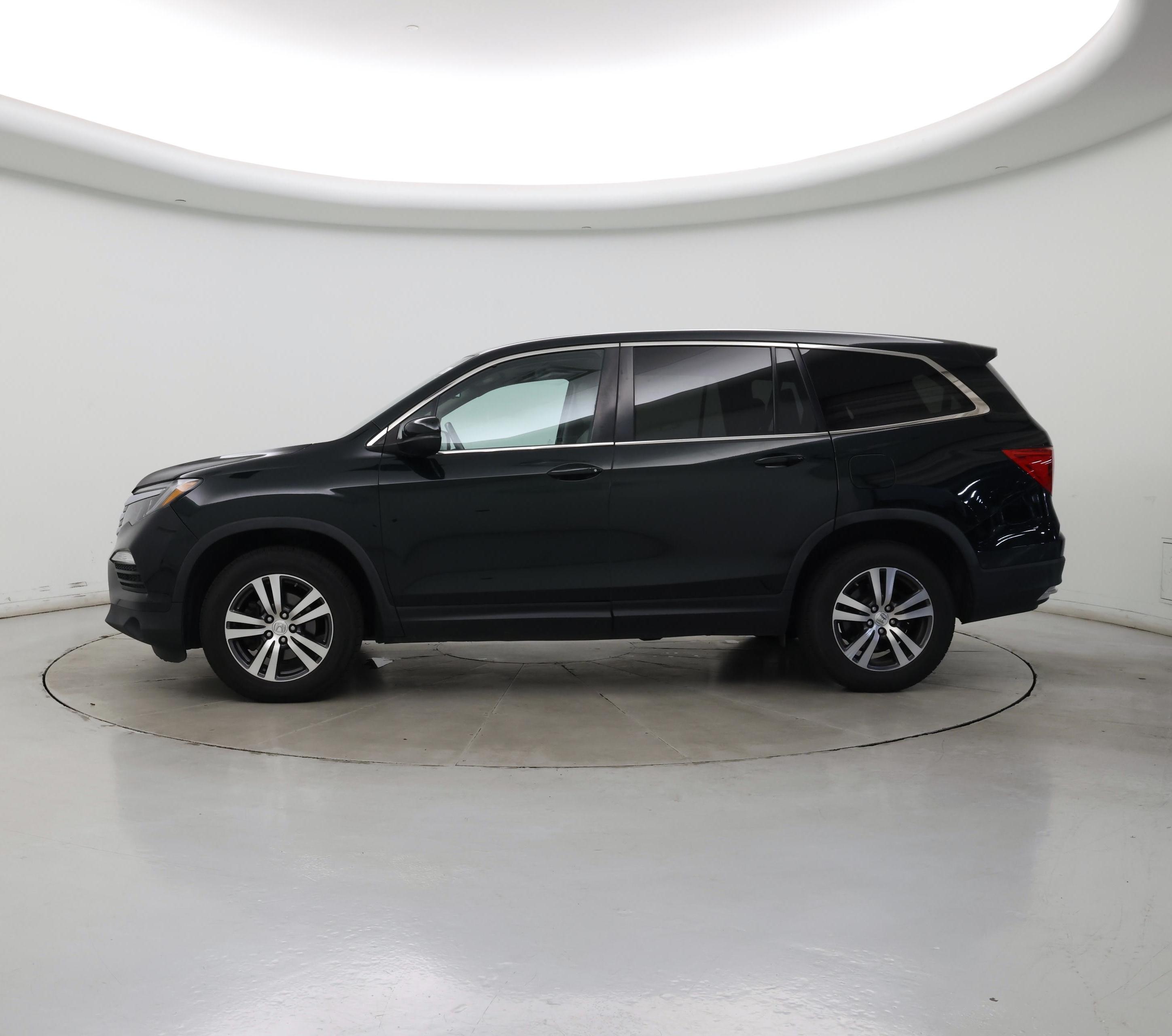Thumbnail: 2017 Honda Pilot - 3