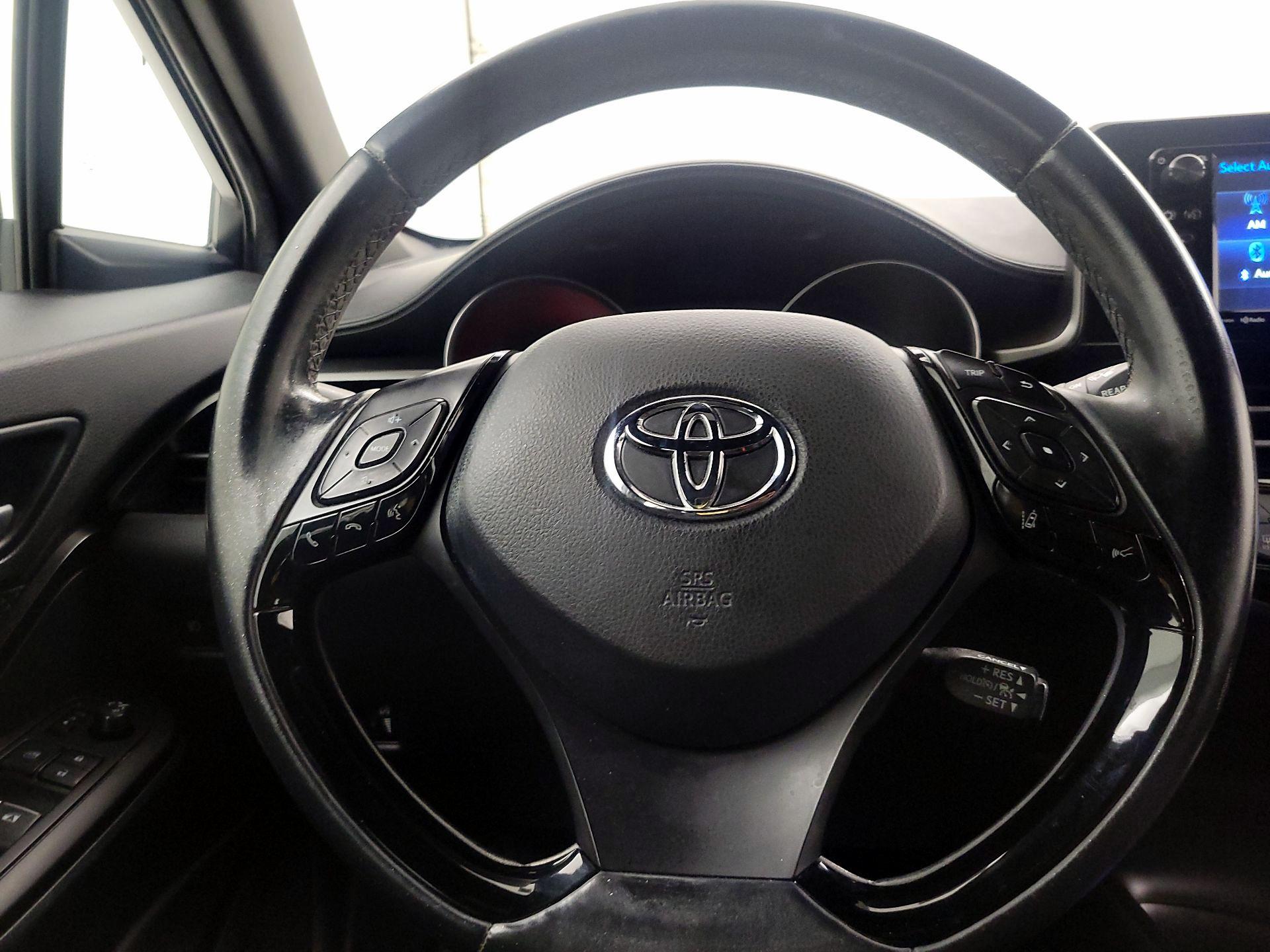 Thumbnail: 2018 Toyota C-HR - 10