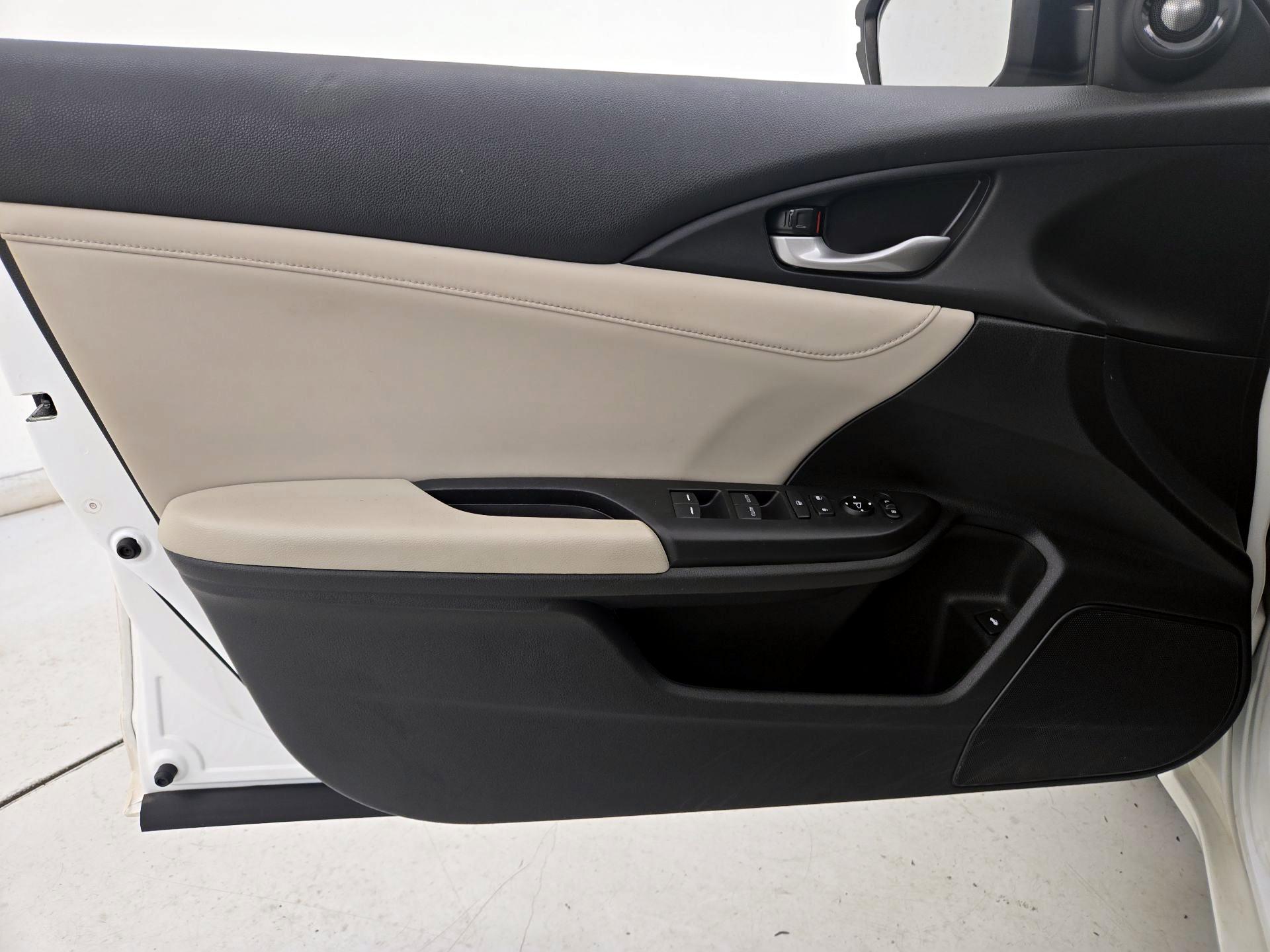 Thumbnail: 2019 Honda Insight - 12