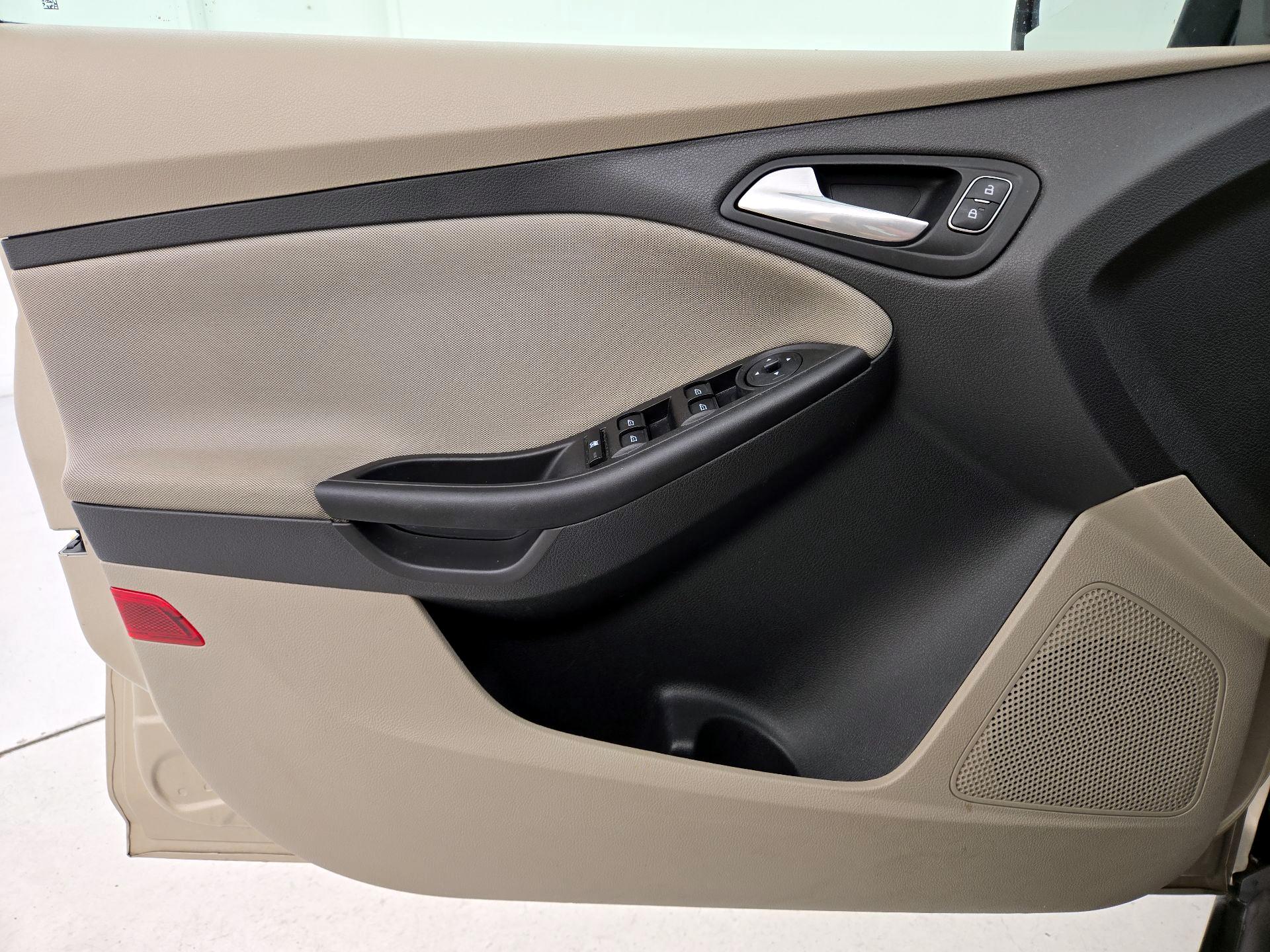 Thumbnail: 2018 Ford Focus - 12
